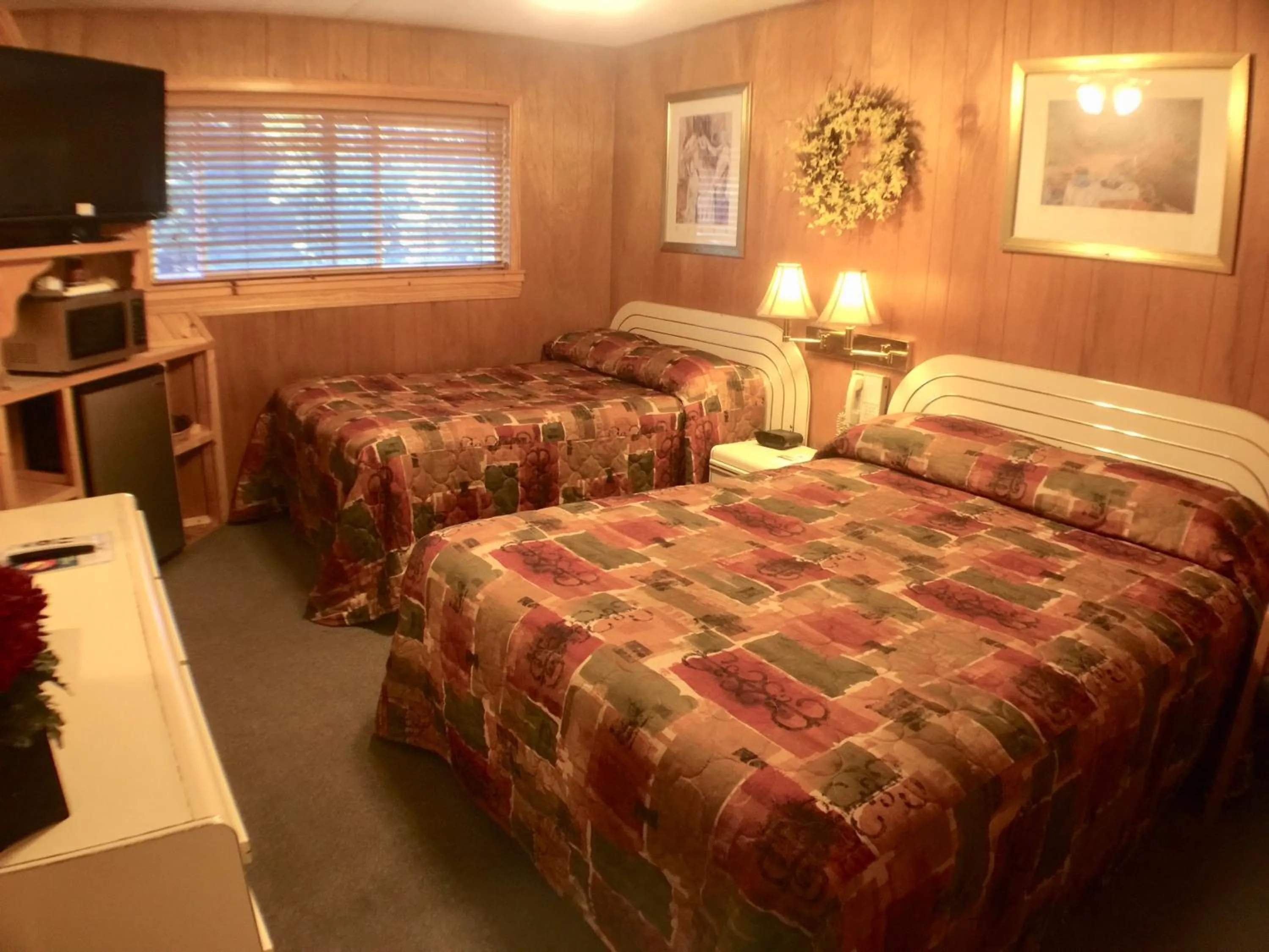 Bed in Giant Oaks Lodge