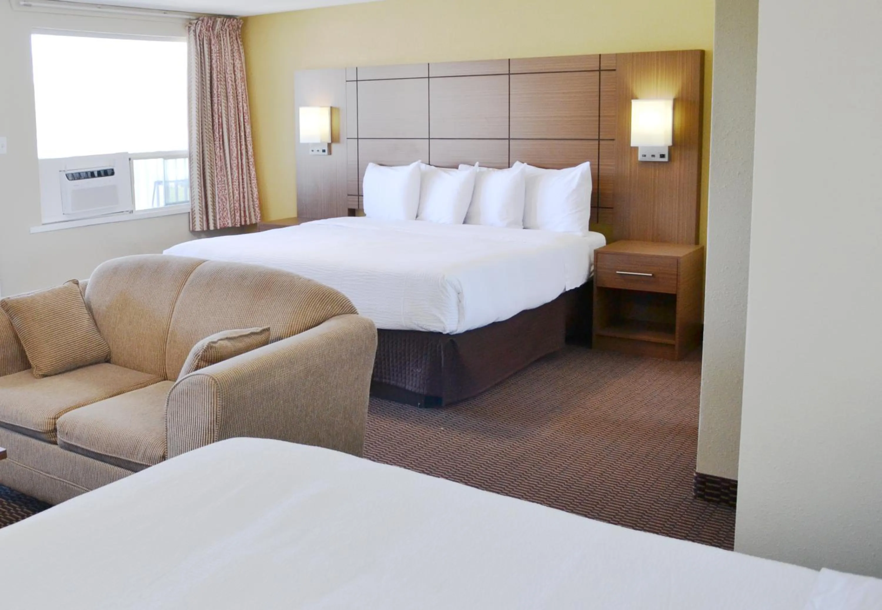 Bed in Motel 6 Campbellford, ON