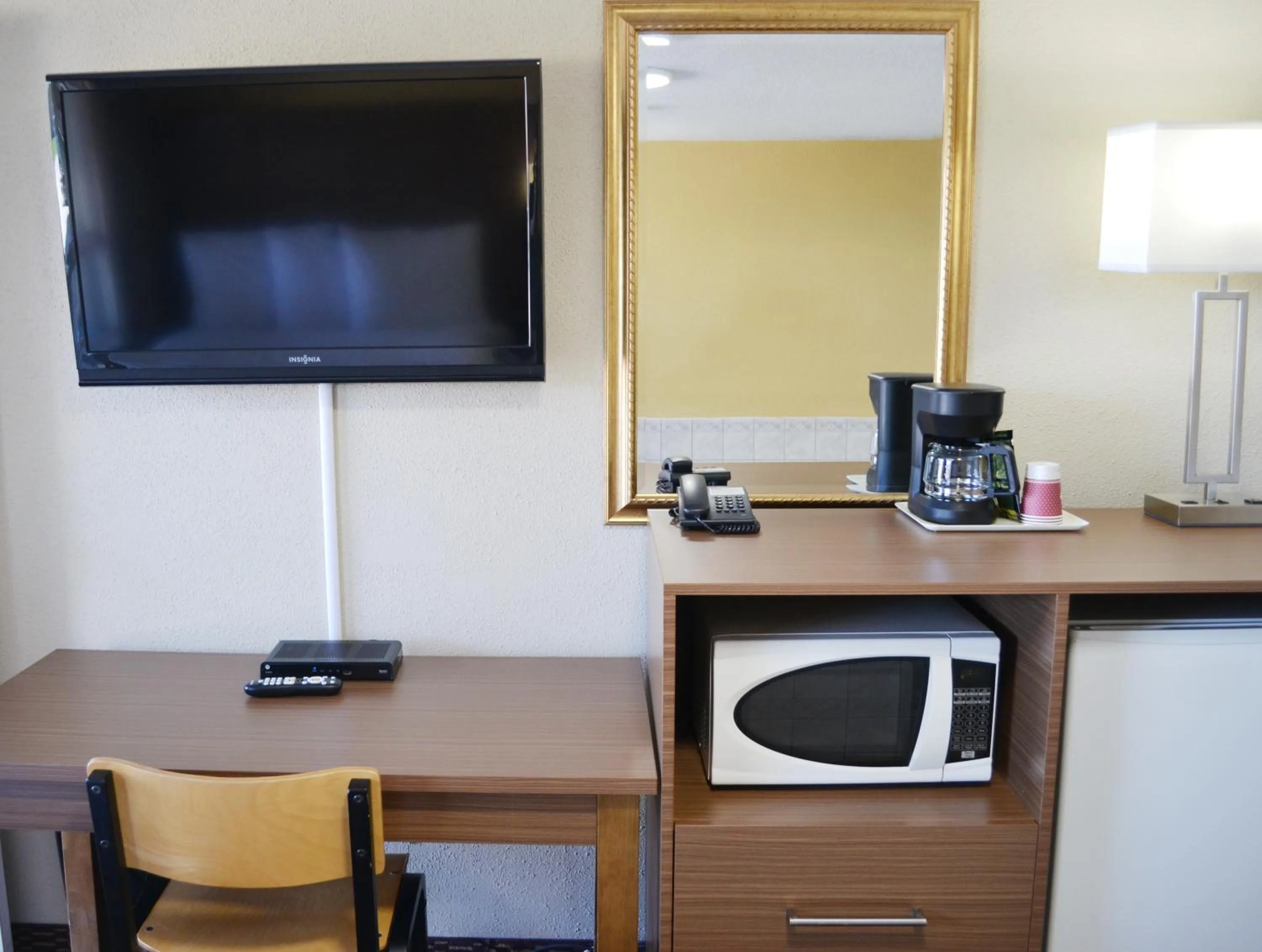 Motel 6 Campbellford, ON