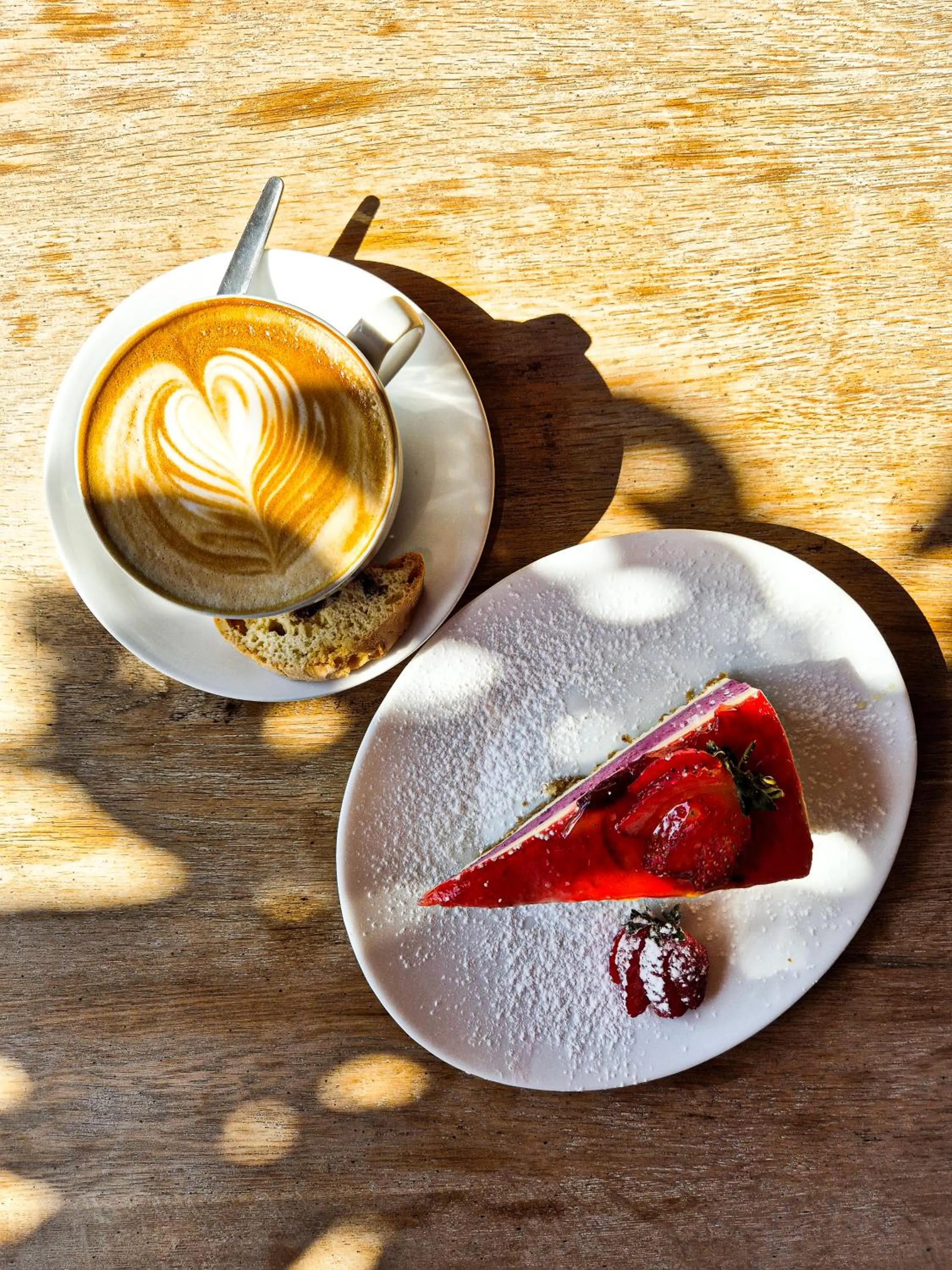 Restaurant/places to eat in Three Rivers Lodge and Villas