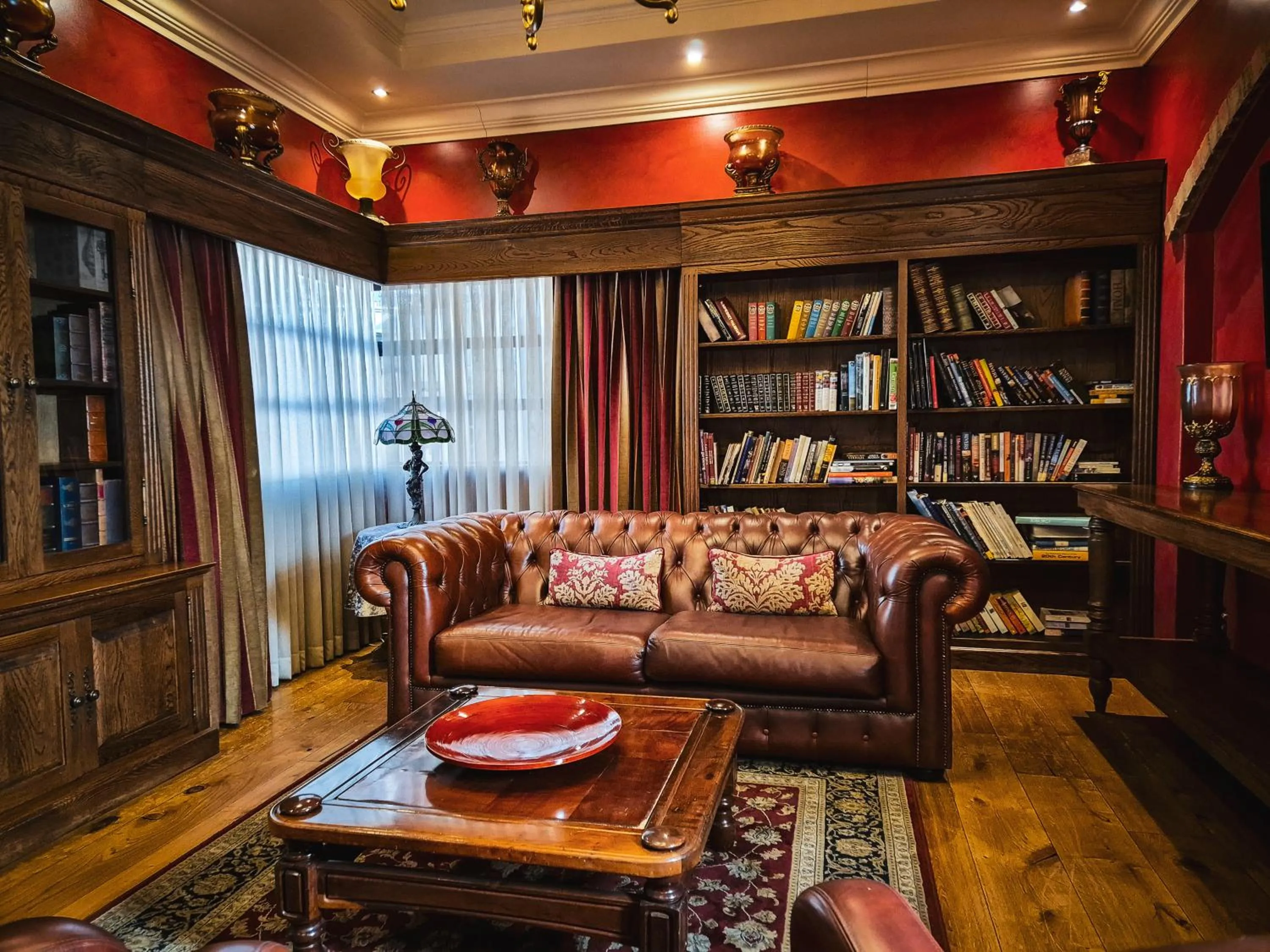 Restaurant/places to eat in Three Rivers Lodge and Villas