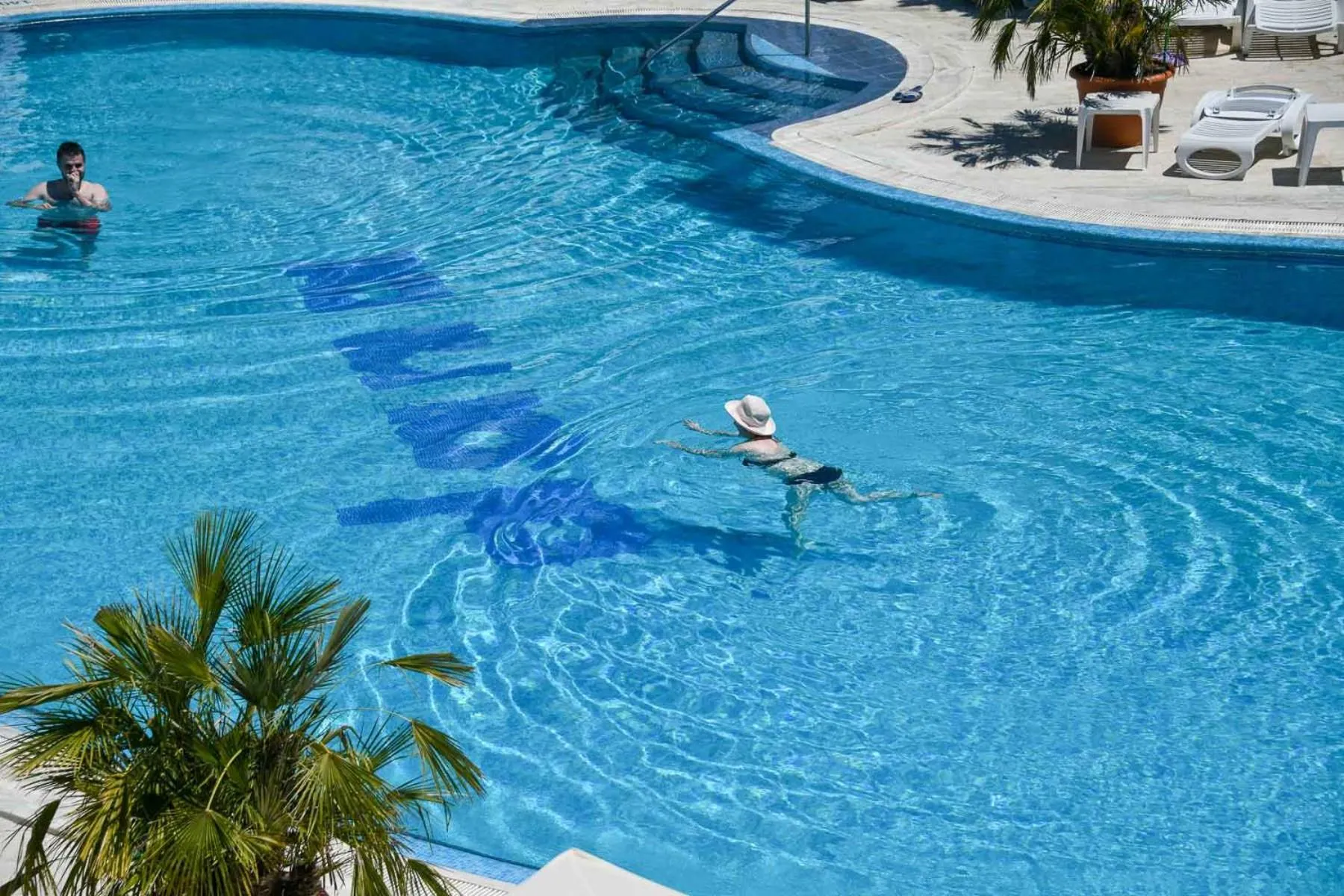 Swimming pool in Hotel Dana Resort