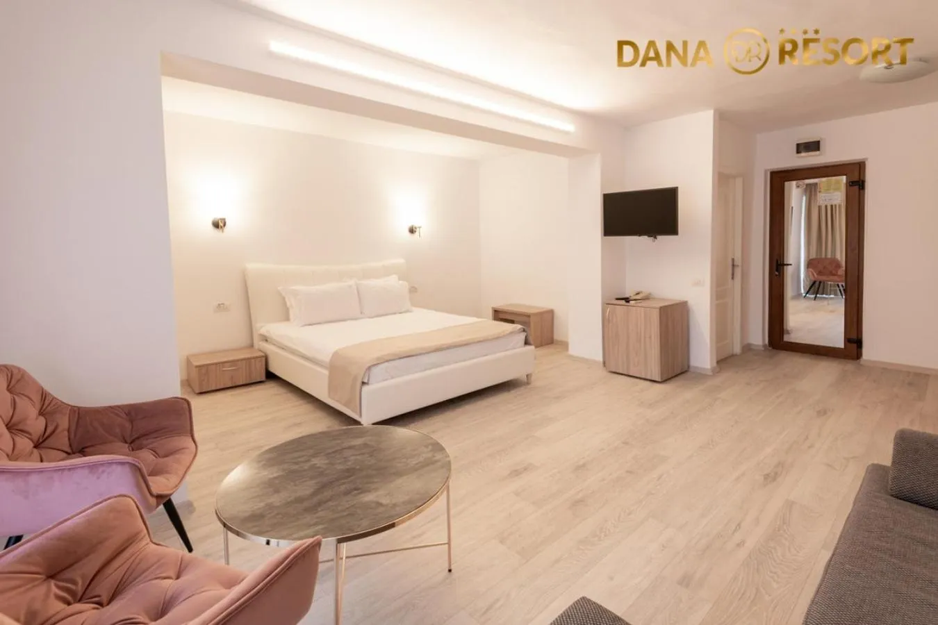 Photo of the whole room, Bed in Hotel Dana Resort