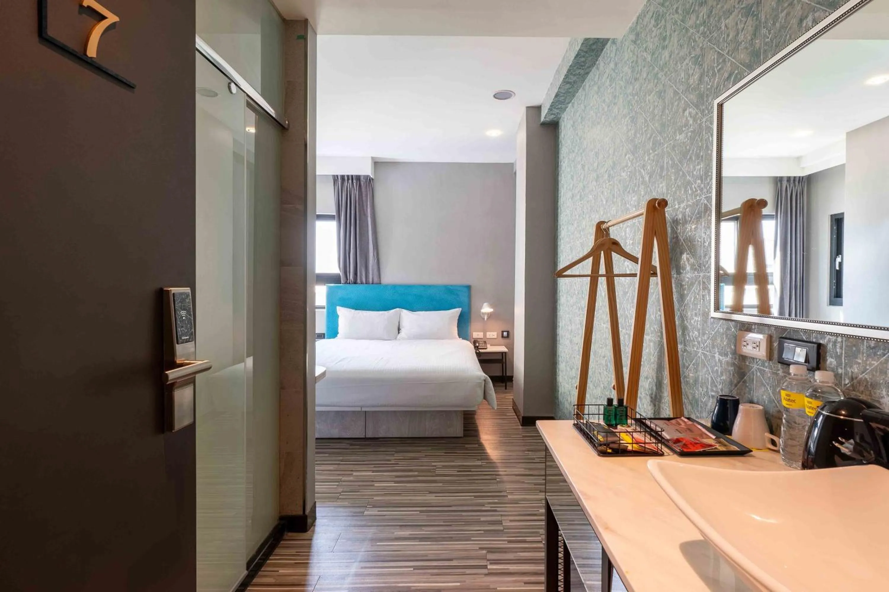 Bed in CHECK inn Taichung Ziyou