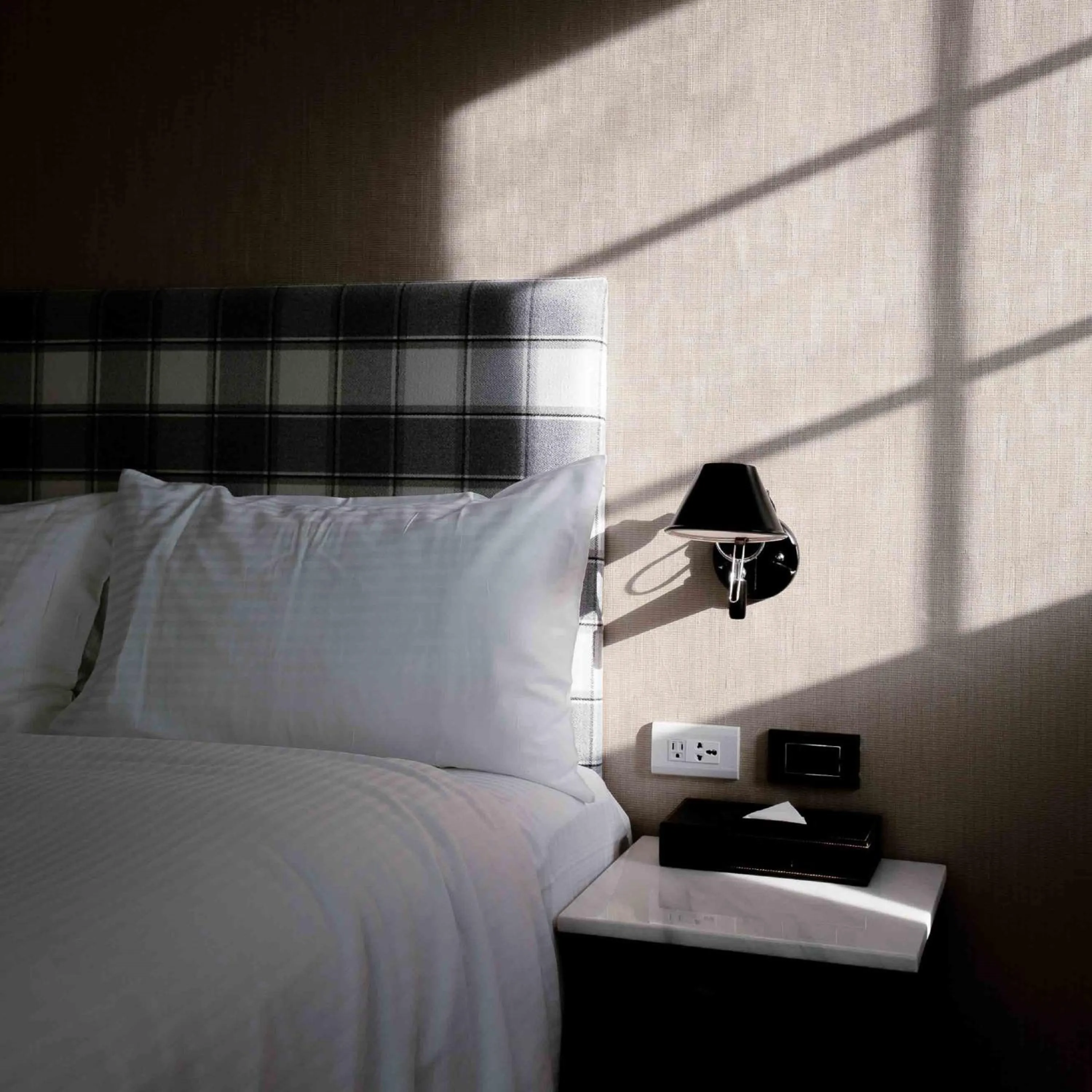 Bed in CHECK inn Taichung Ziyou