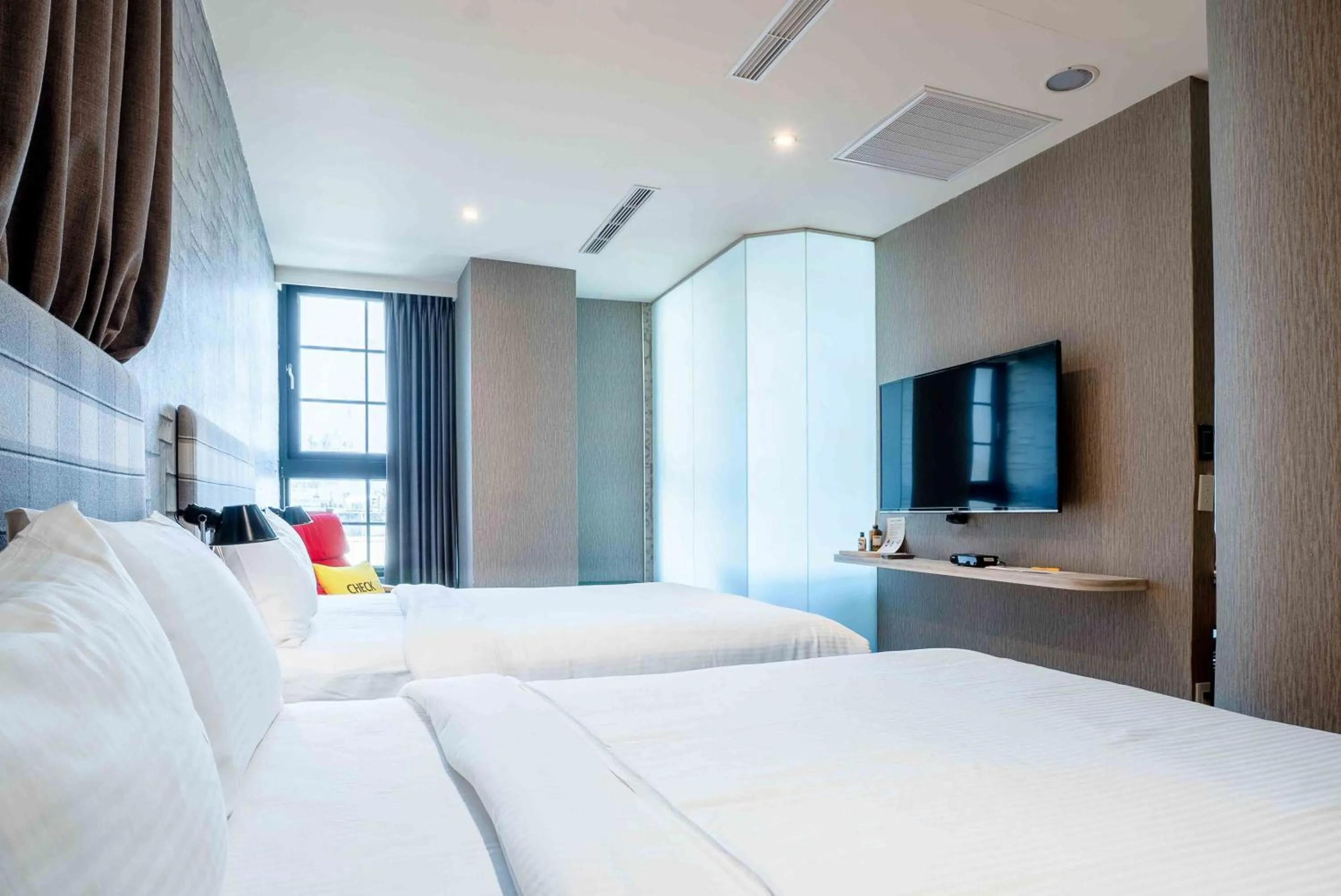 Photo of the whole room, Bed in CHECK inn Taichung Ziyou