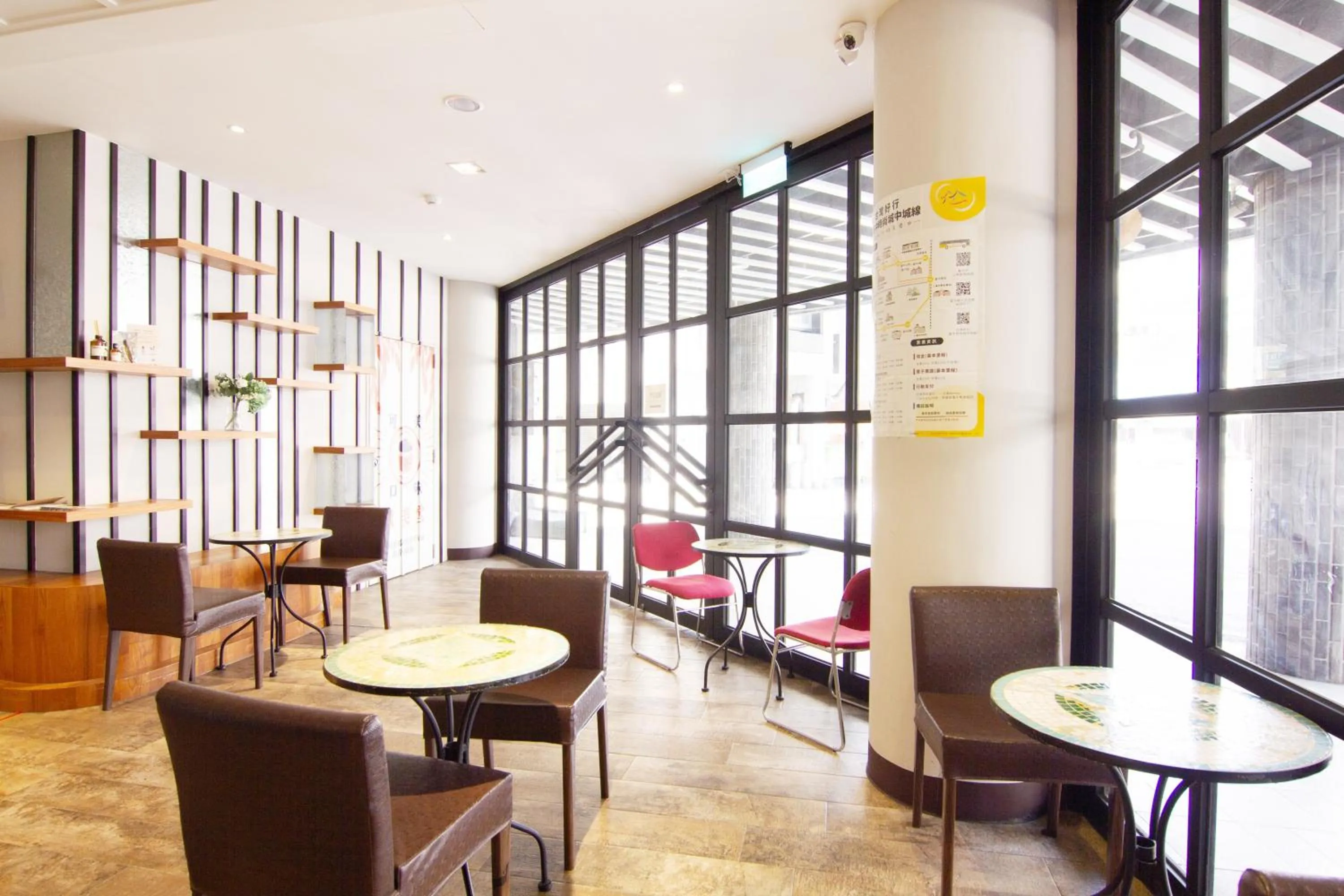 Lobby or reception in CHECK inn Taichung Ziyou