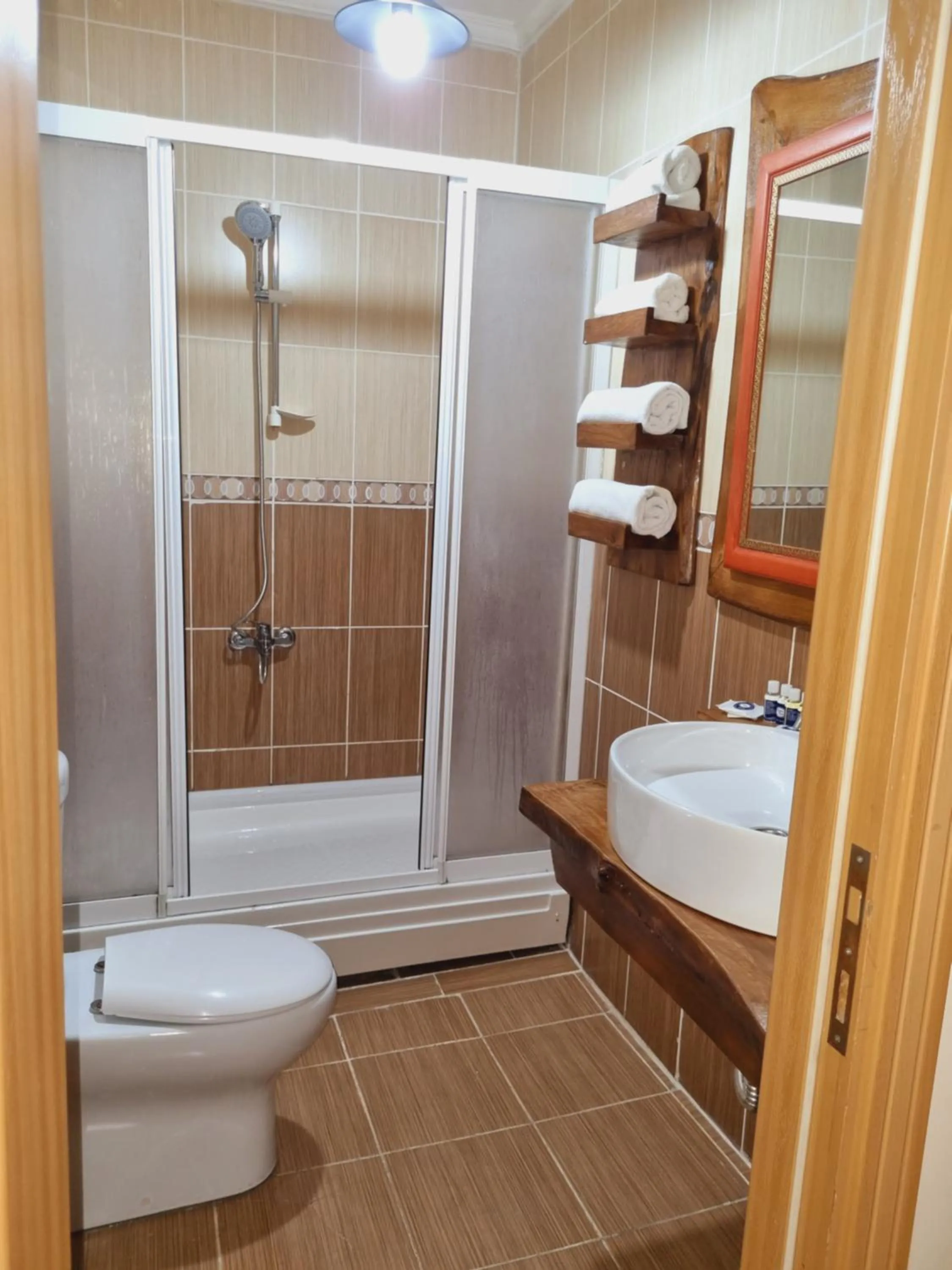 Shower in Gedikpasa Konagi Hotel