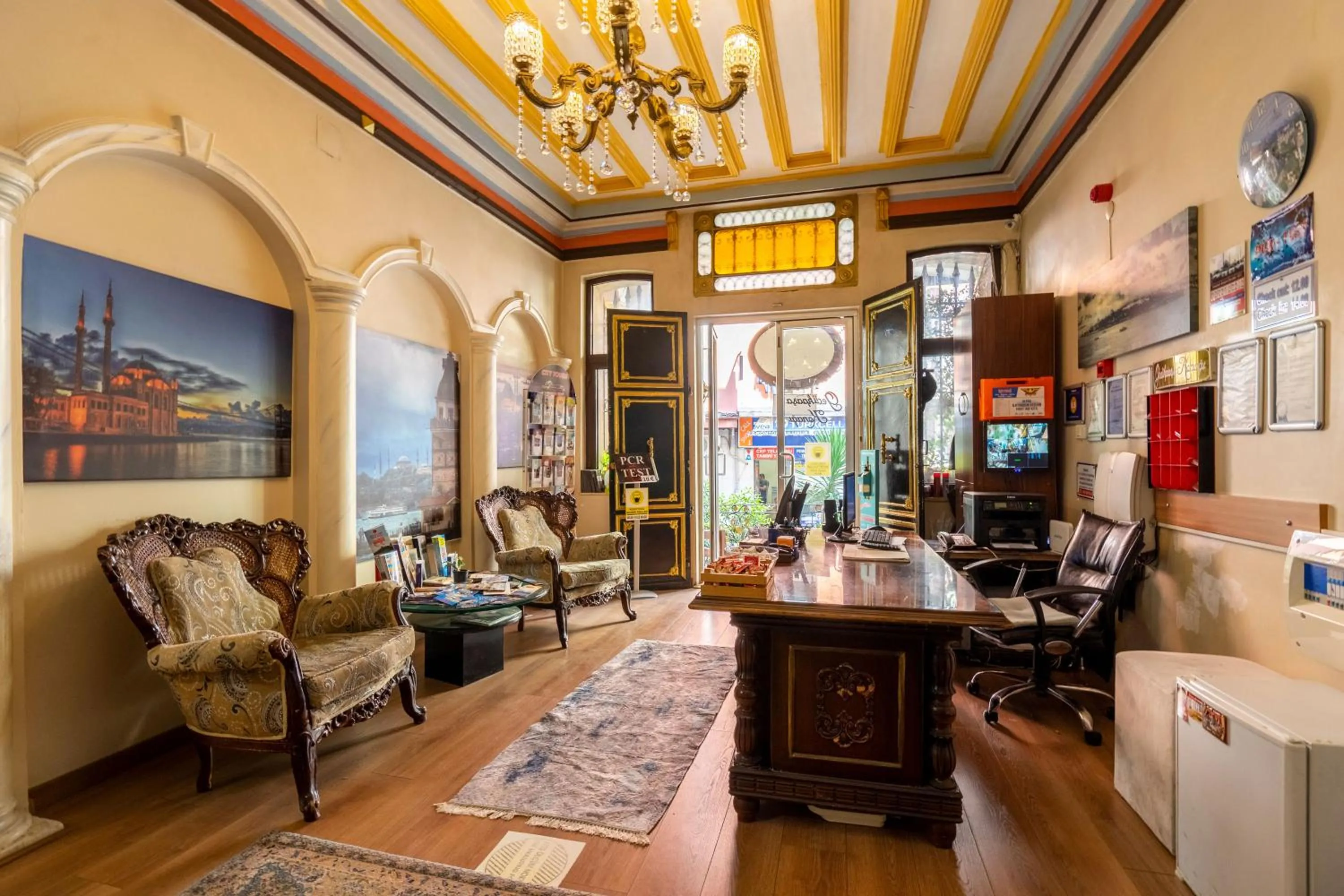 Seating area in Gedikpasa Konagi Hotel