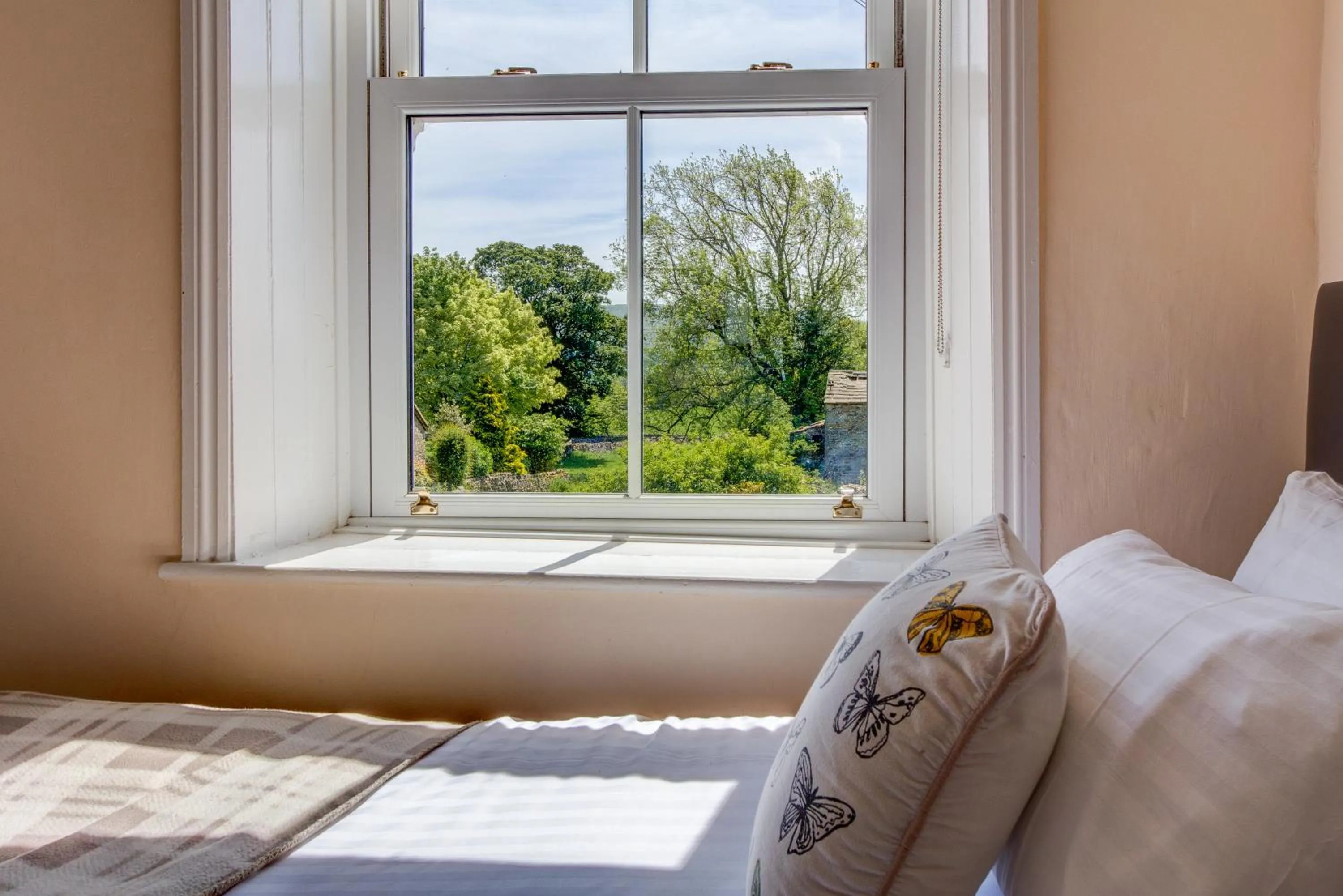 Bed in The Wheatsheaf Inn