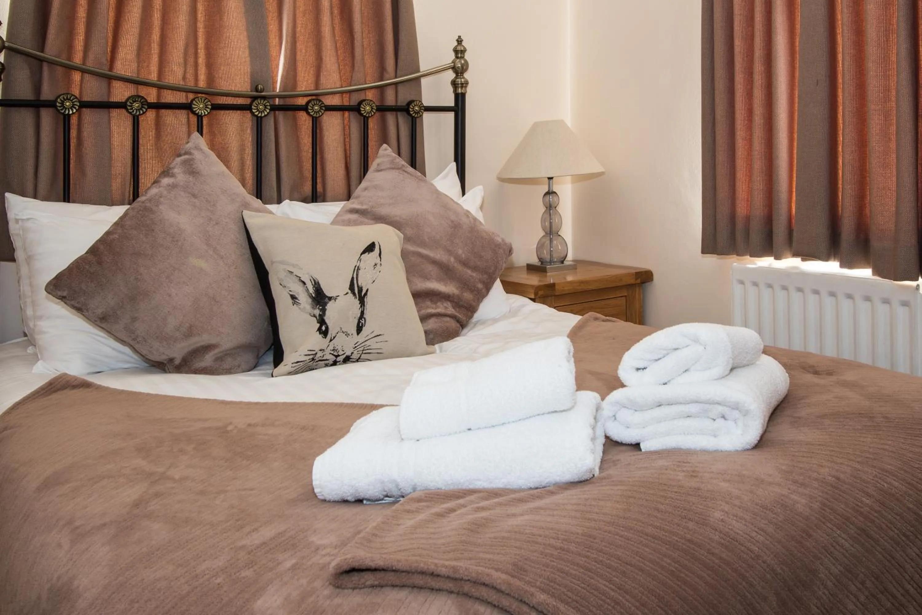 Bed in The Wheatsheaf Inn