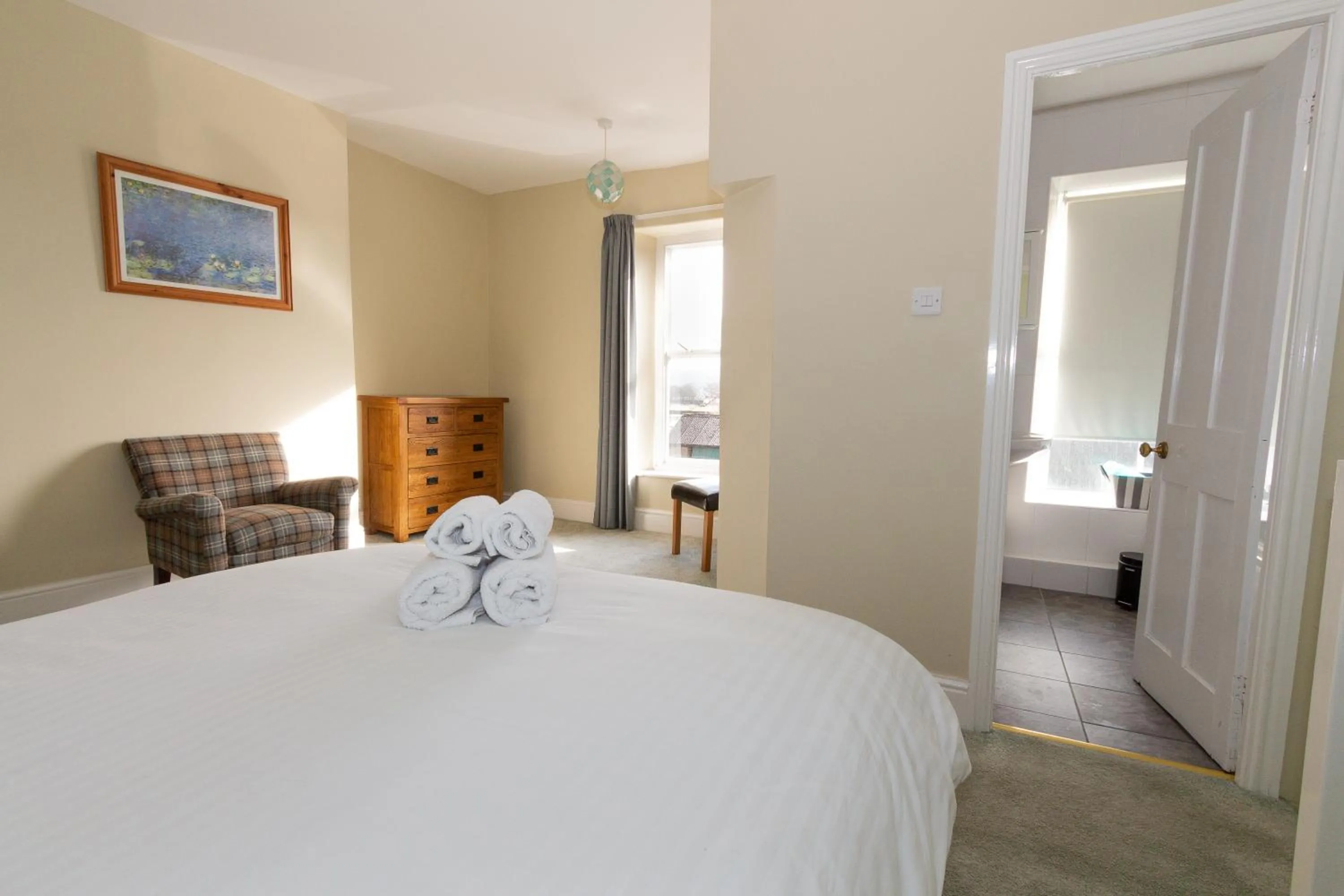 Bed in The Wheatsheaf Inn