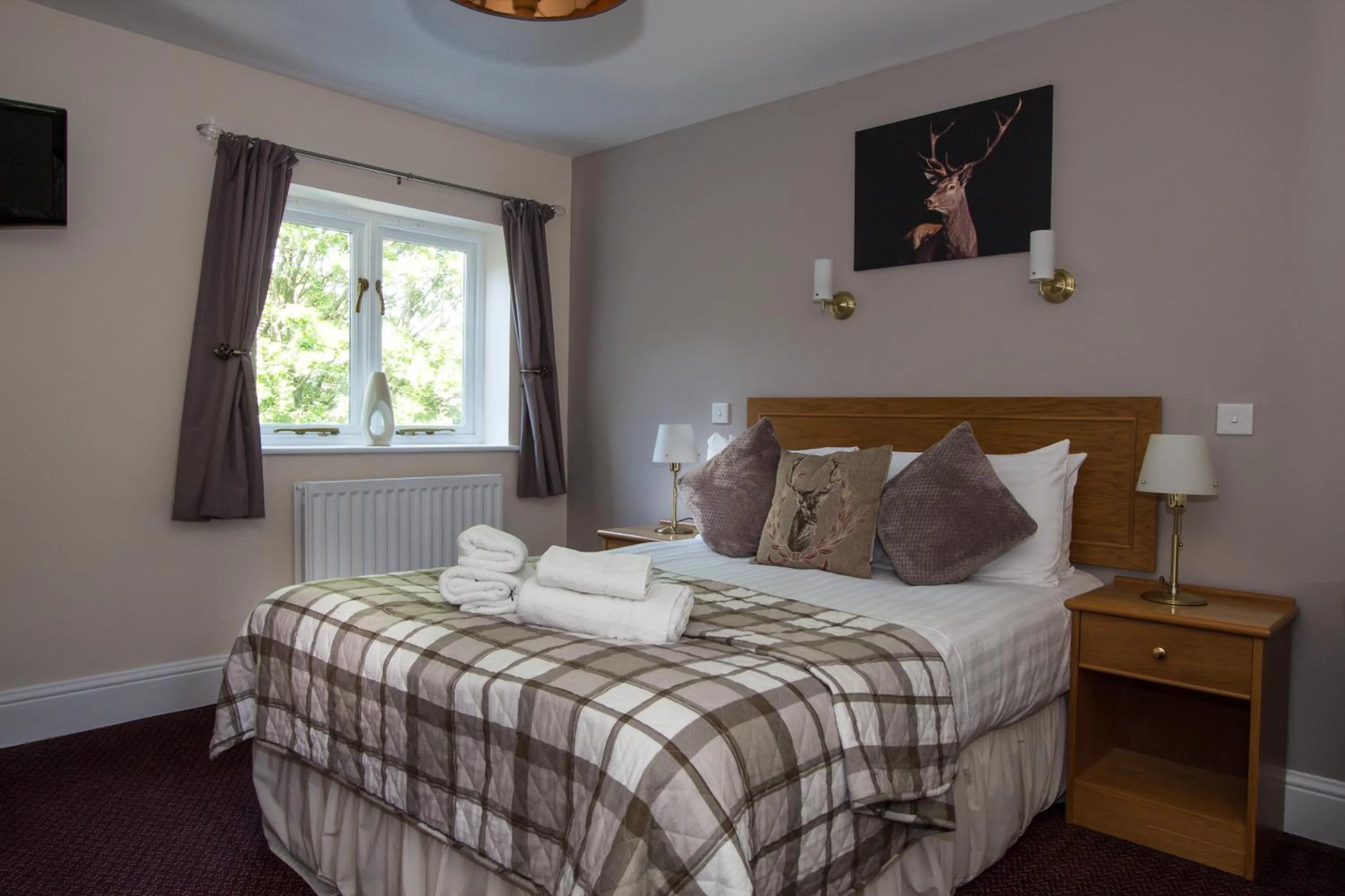 Bed in The Wheatsheaf Inn