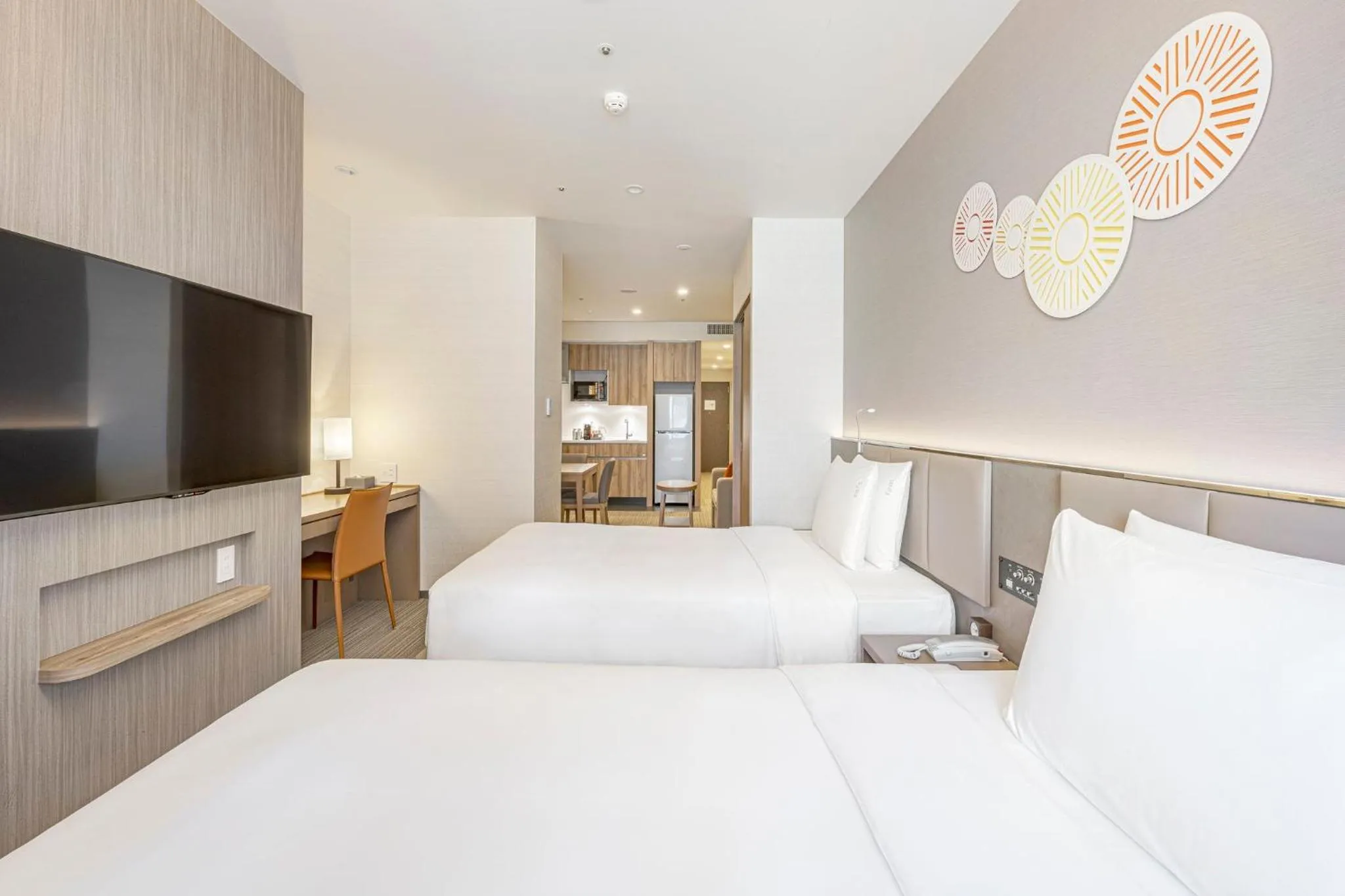 Photo of the whole room, Bed in Holiday Inn & Suites Shin Osaka by IHG