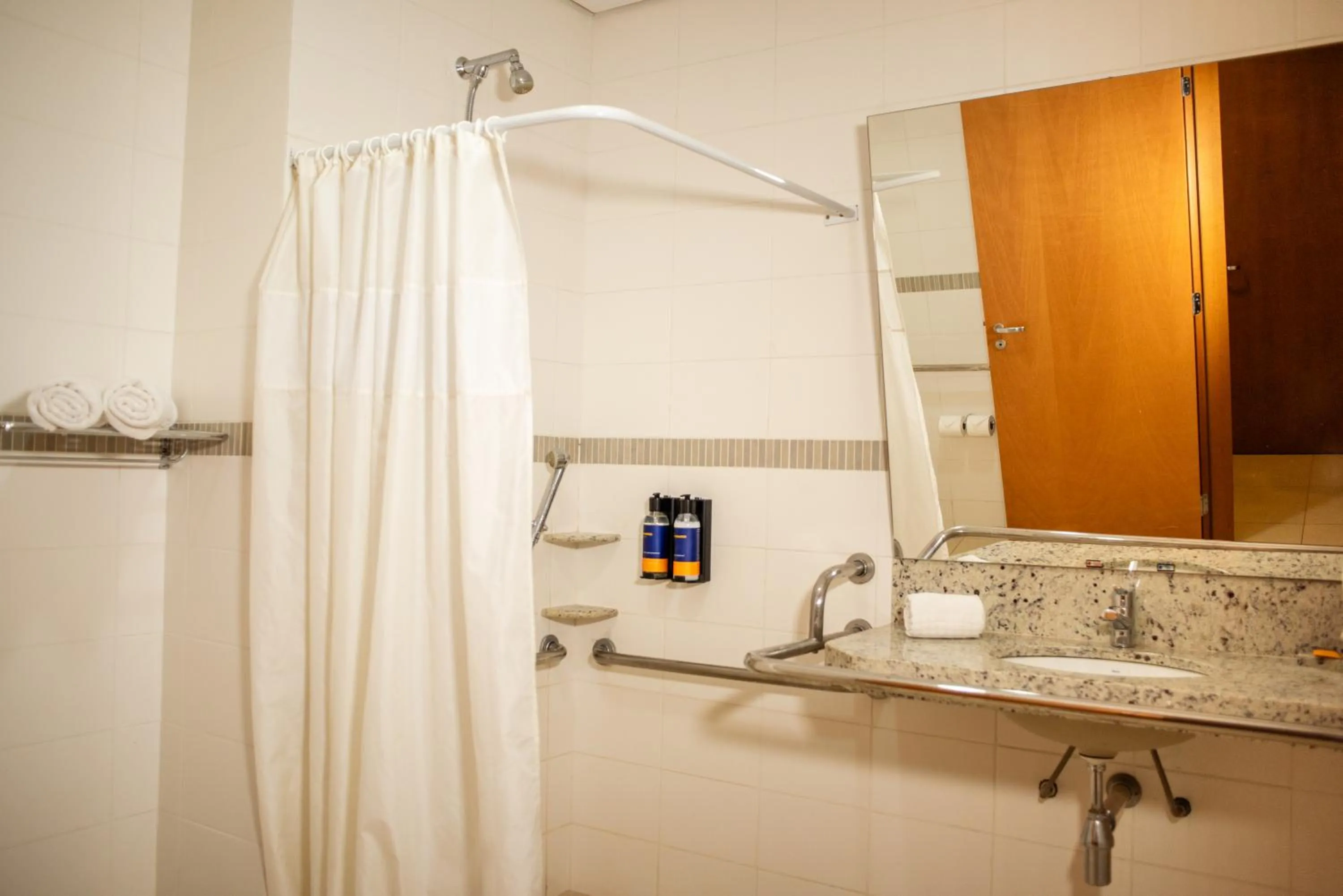 Bathroom in Comfort Hotel Sertãozinho