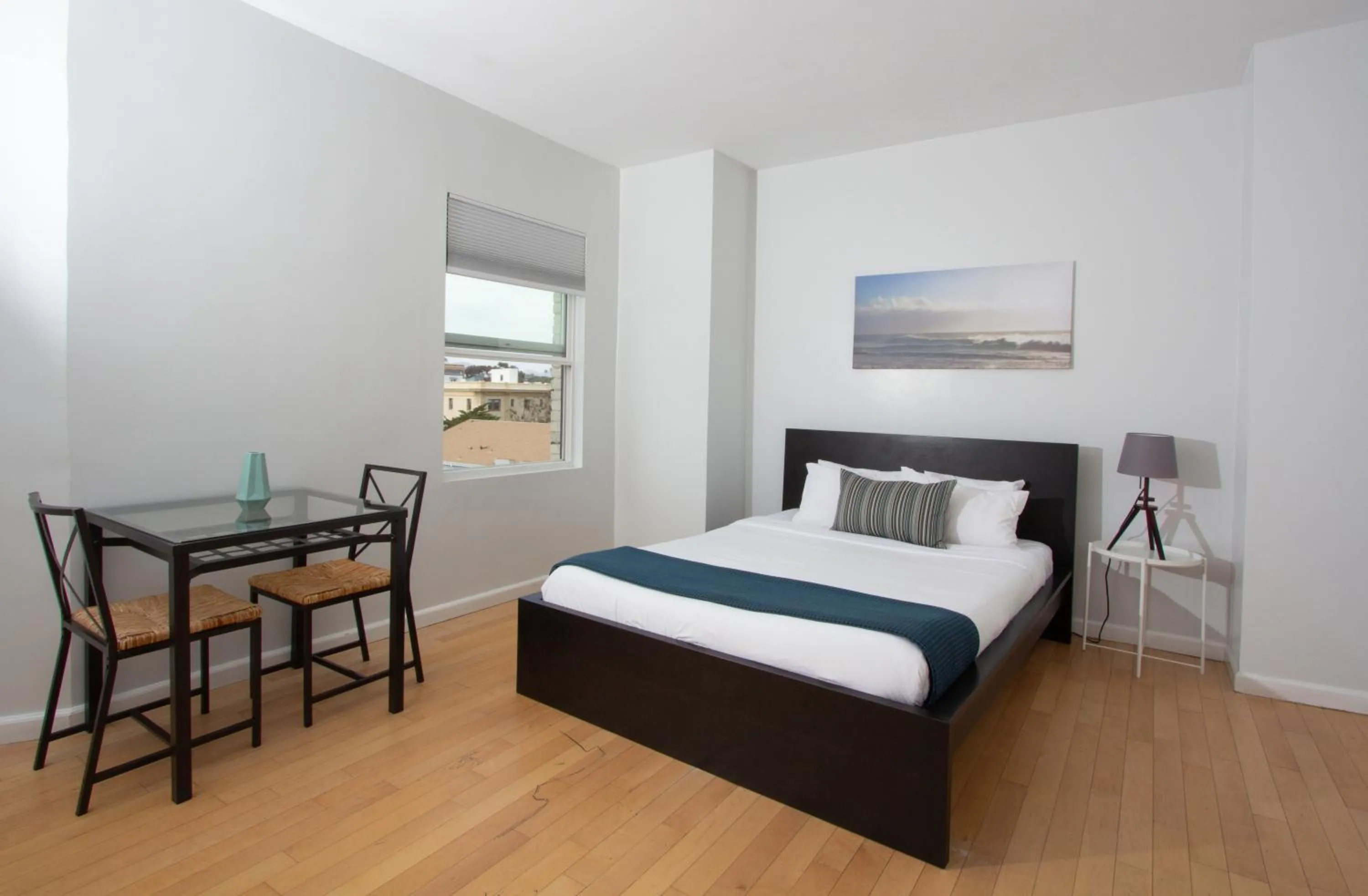 Bed in AIR Venice on the Beach