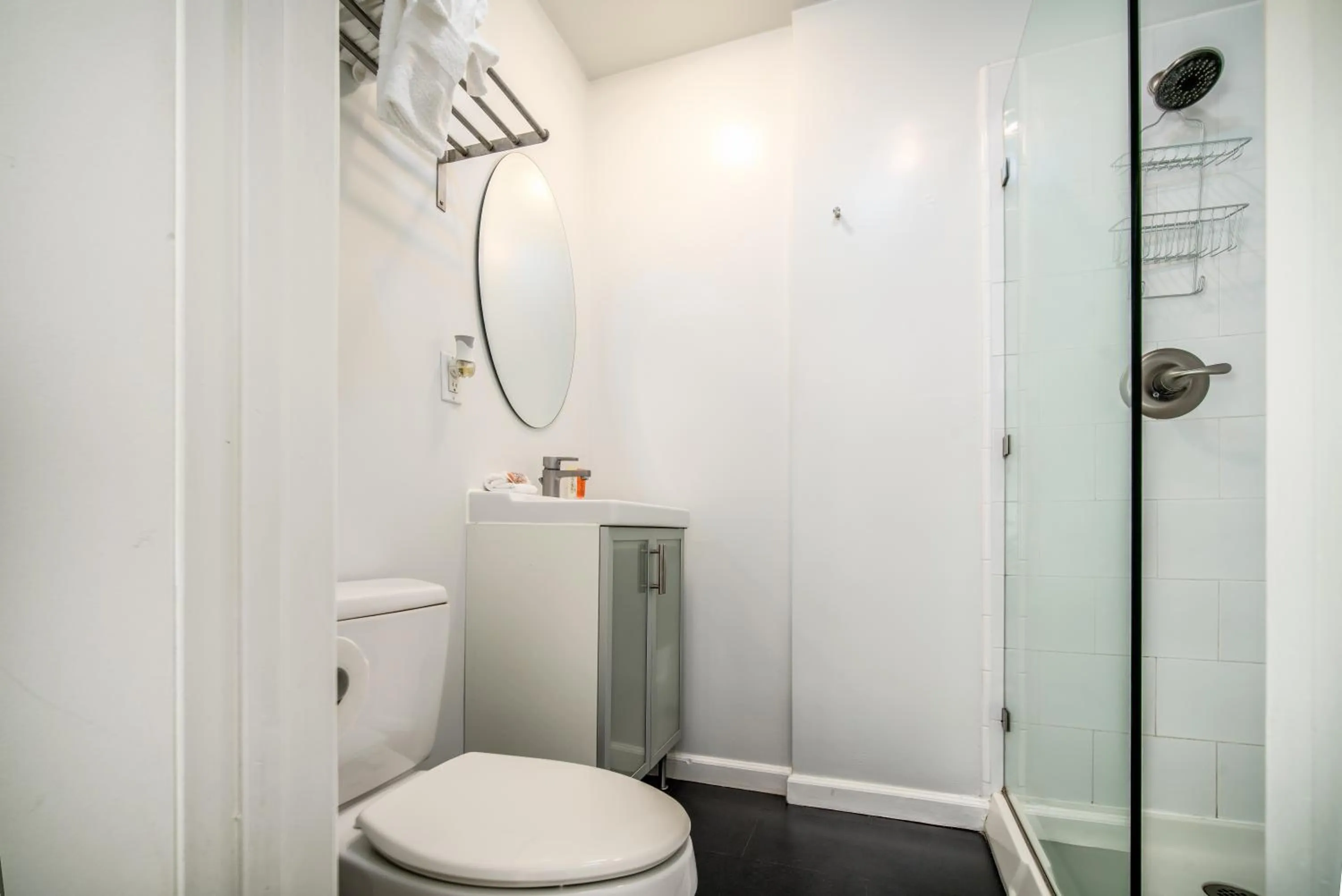 Bathroom in AIR Venice on the Beach