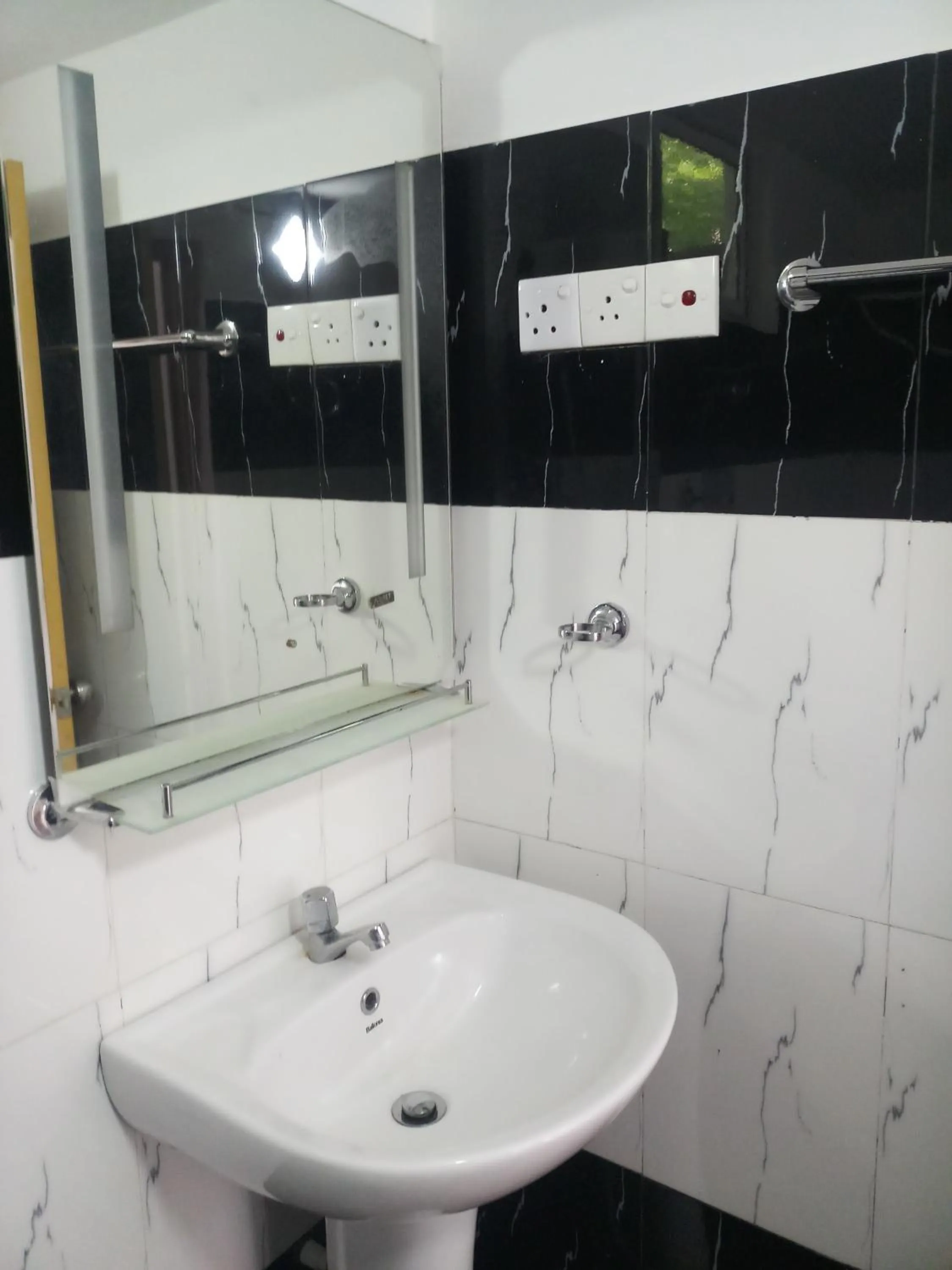 Bathroom in Cassia Udawalawe