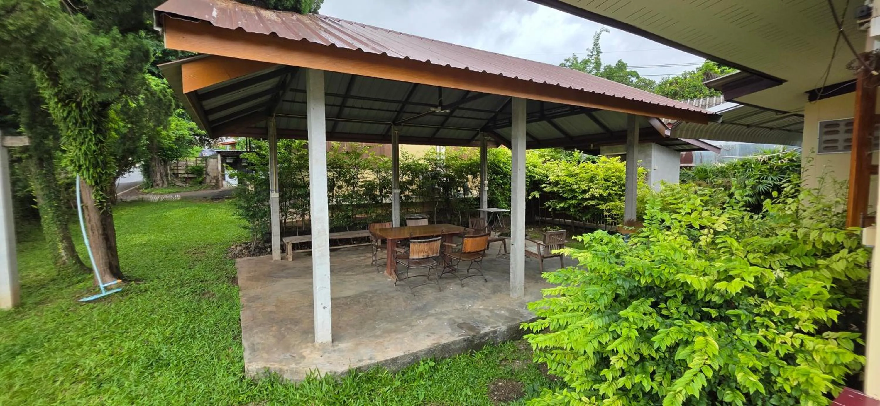 Garden in P.L.P Guesthouse - Mae Hong Son