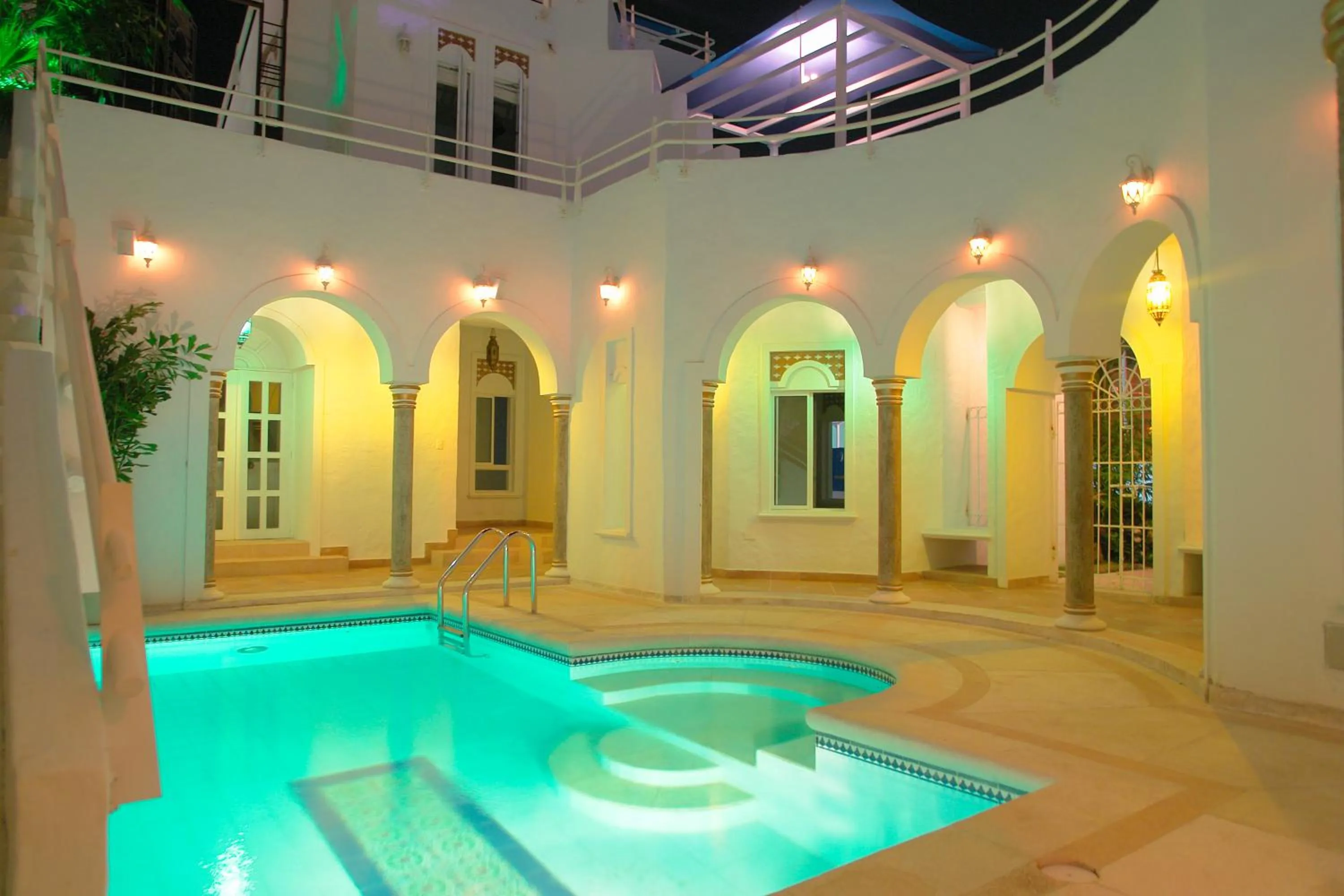 Swimming pool in Hotel Santorini Resort