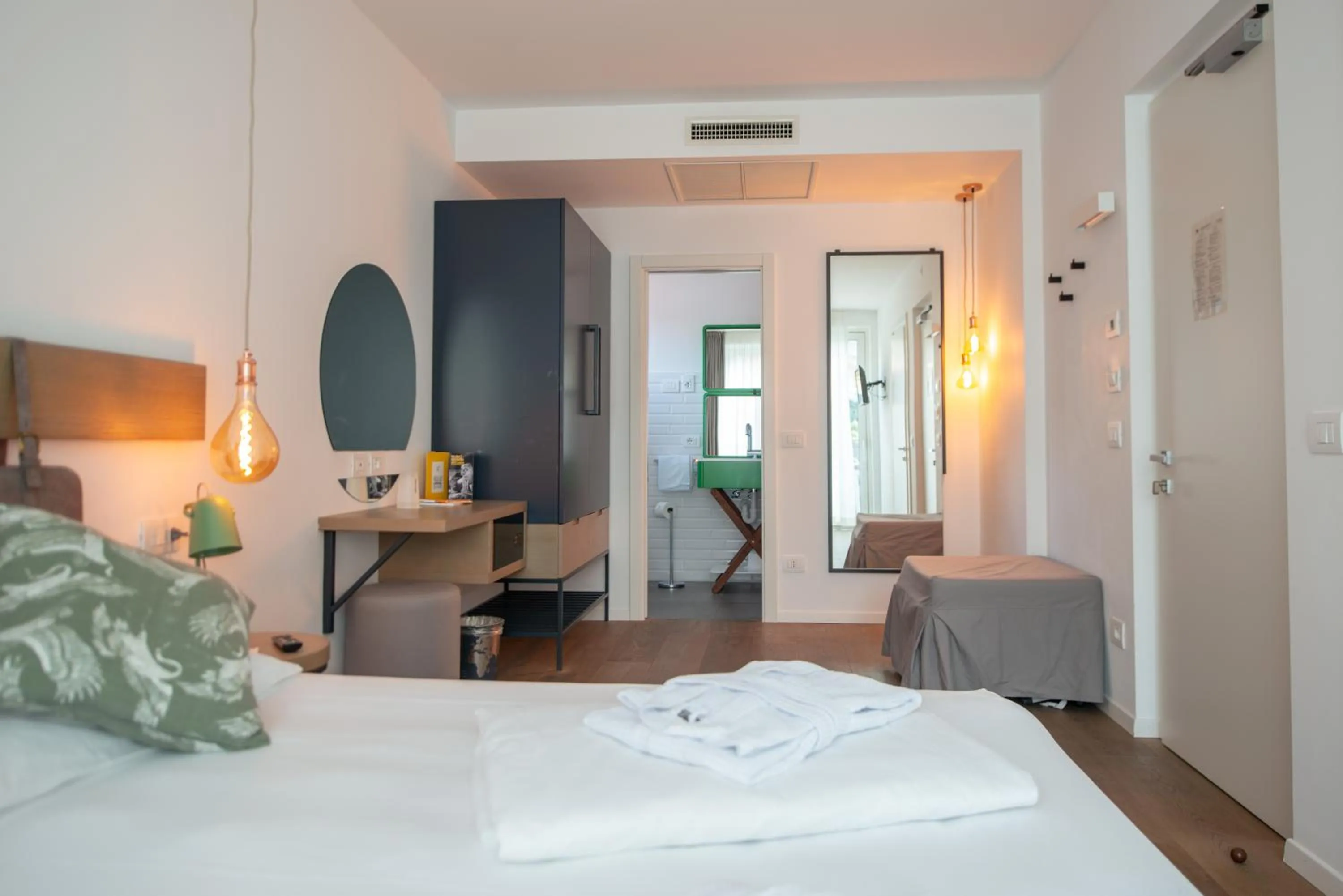 Bedroom, Bed in Glocal Torbole