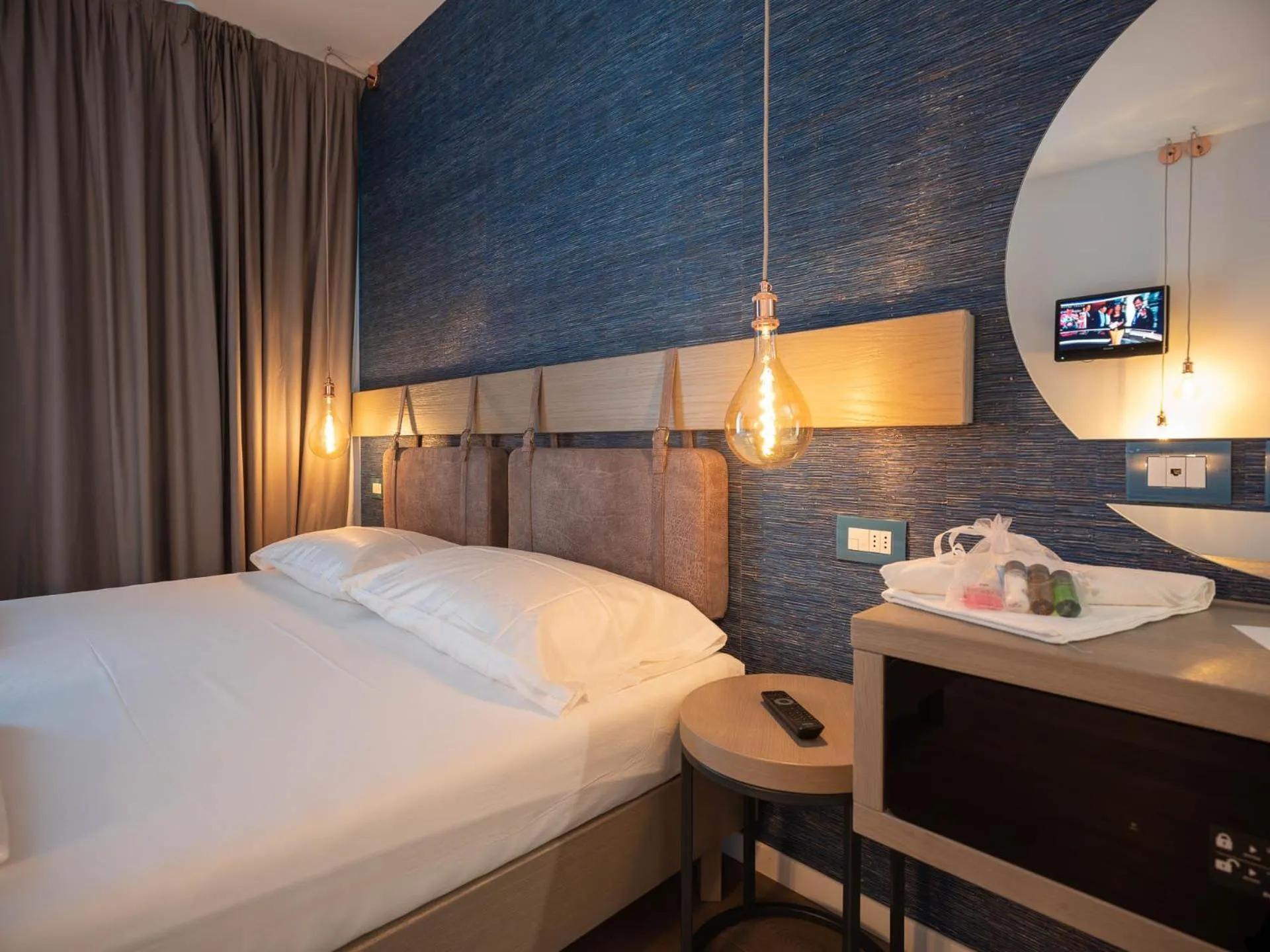 Bedroom, Bed in Glocal Torbole