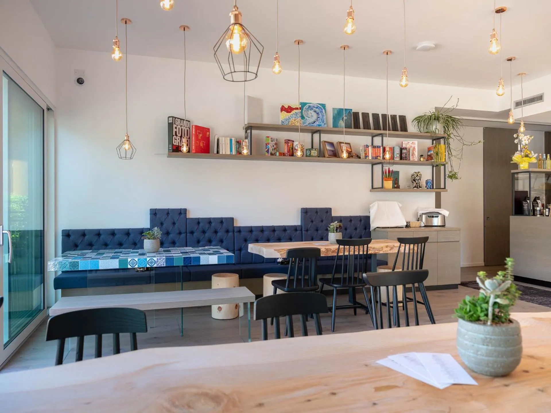 Communal lounge/ TV room in Glocal Torbole