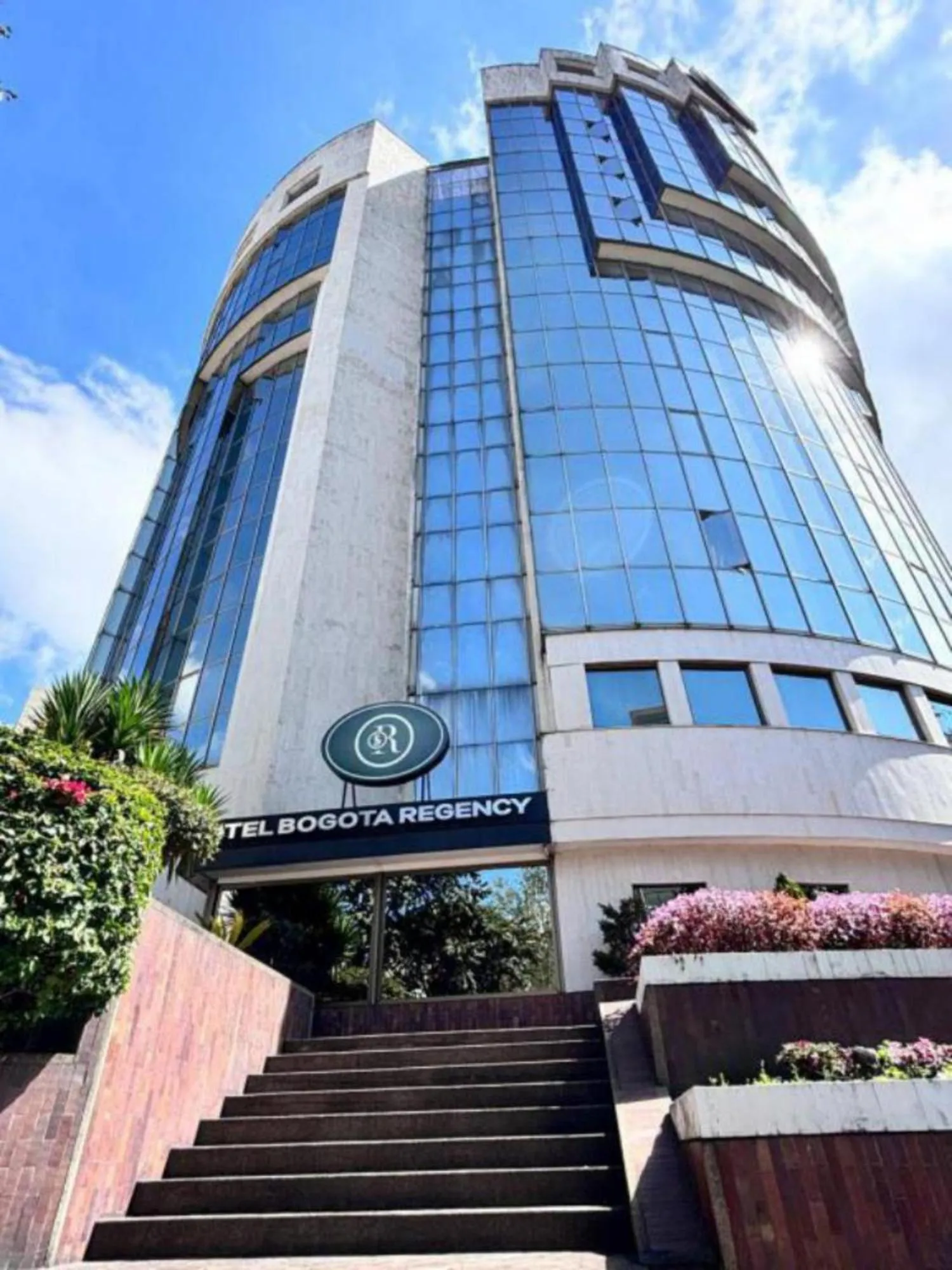 Facade/entrance in Hotel Bogotá Regency Usaquén