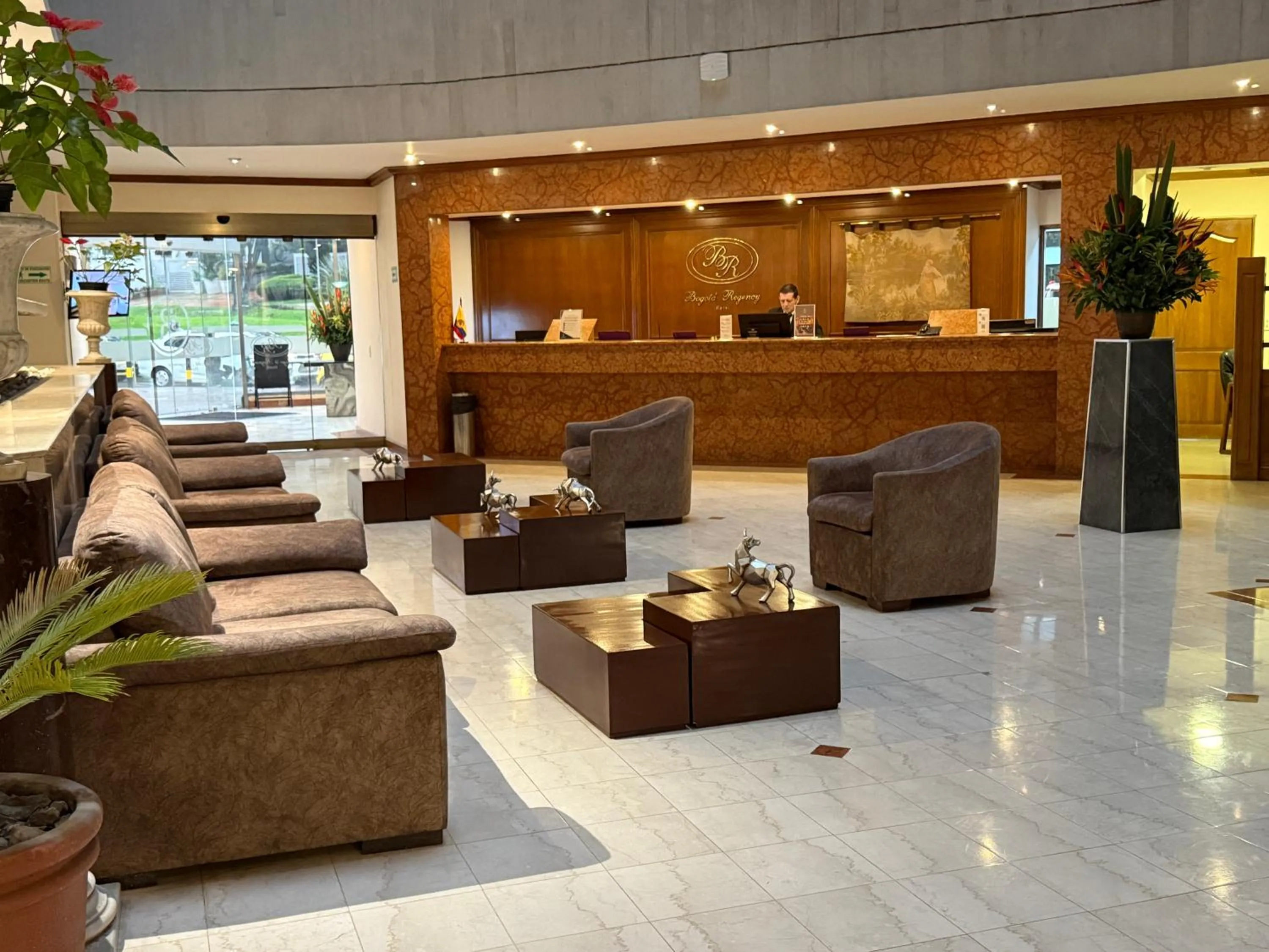 Lobby or reception in Hotel Bogotá Regency Usaquén