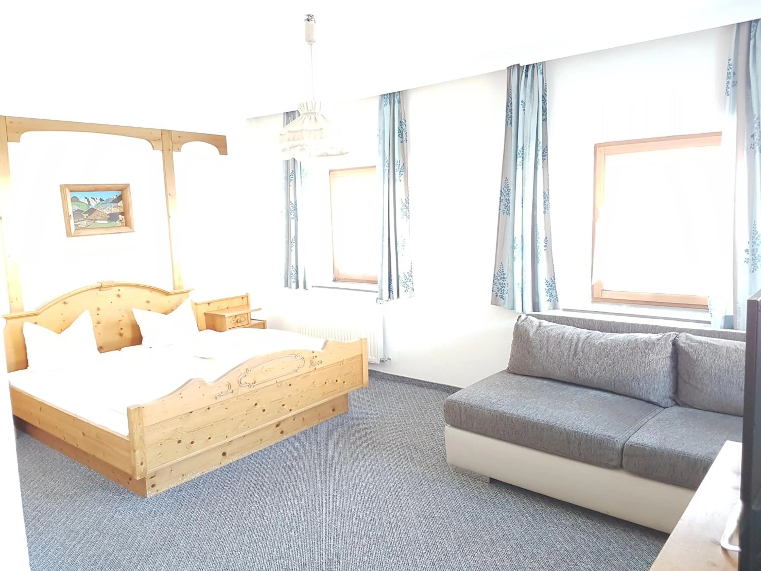 Photo of the whole room, Bed in Gasthof Schützenwirt