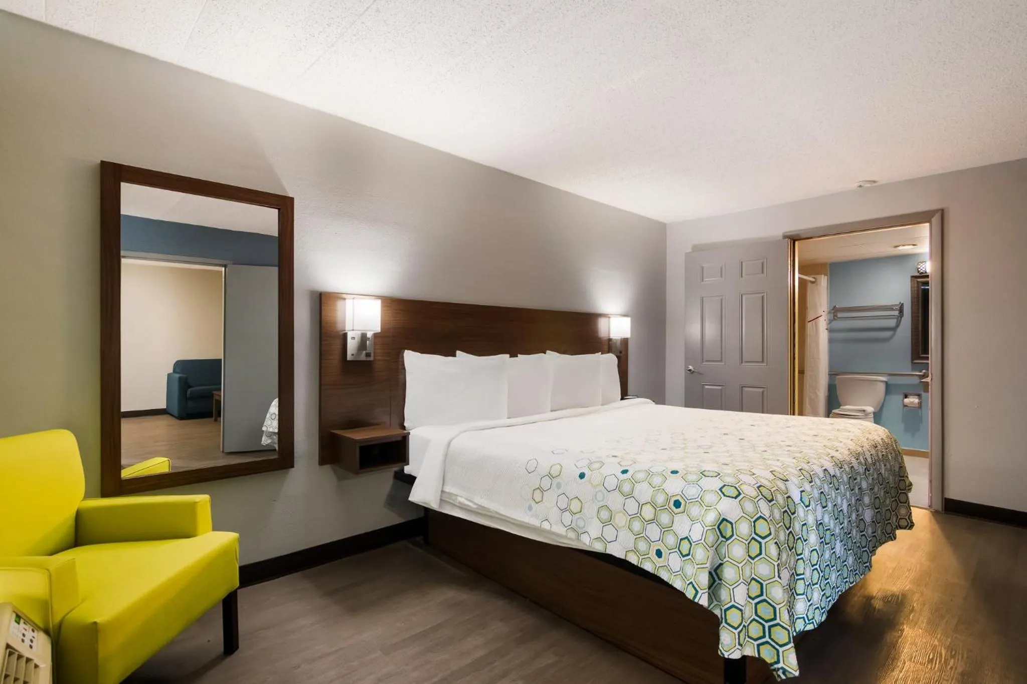 Bedroom in HomeTowne Studios by Red Roof Vero Beach - I-95