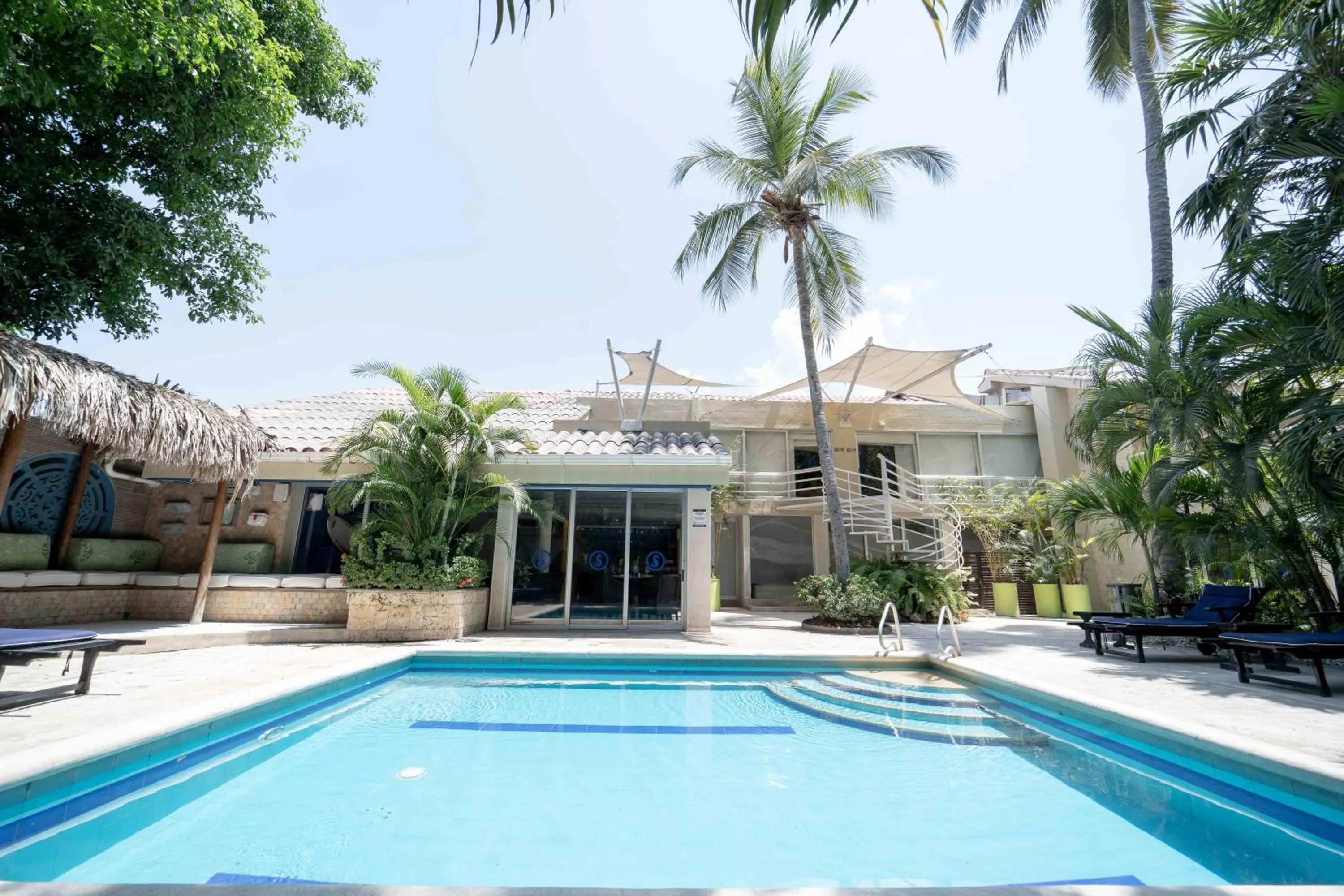 Swimming pool in Hotel Santorini Express y Cabañas