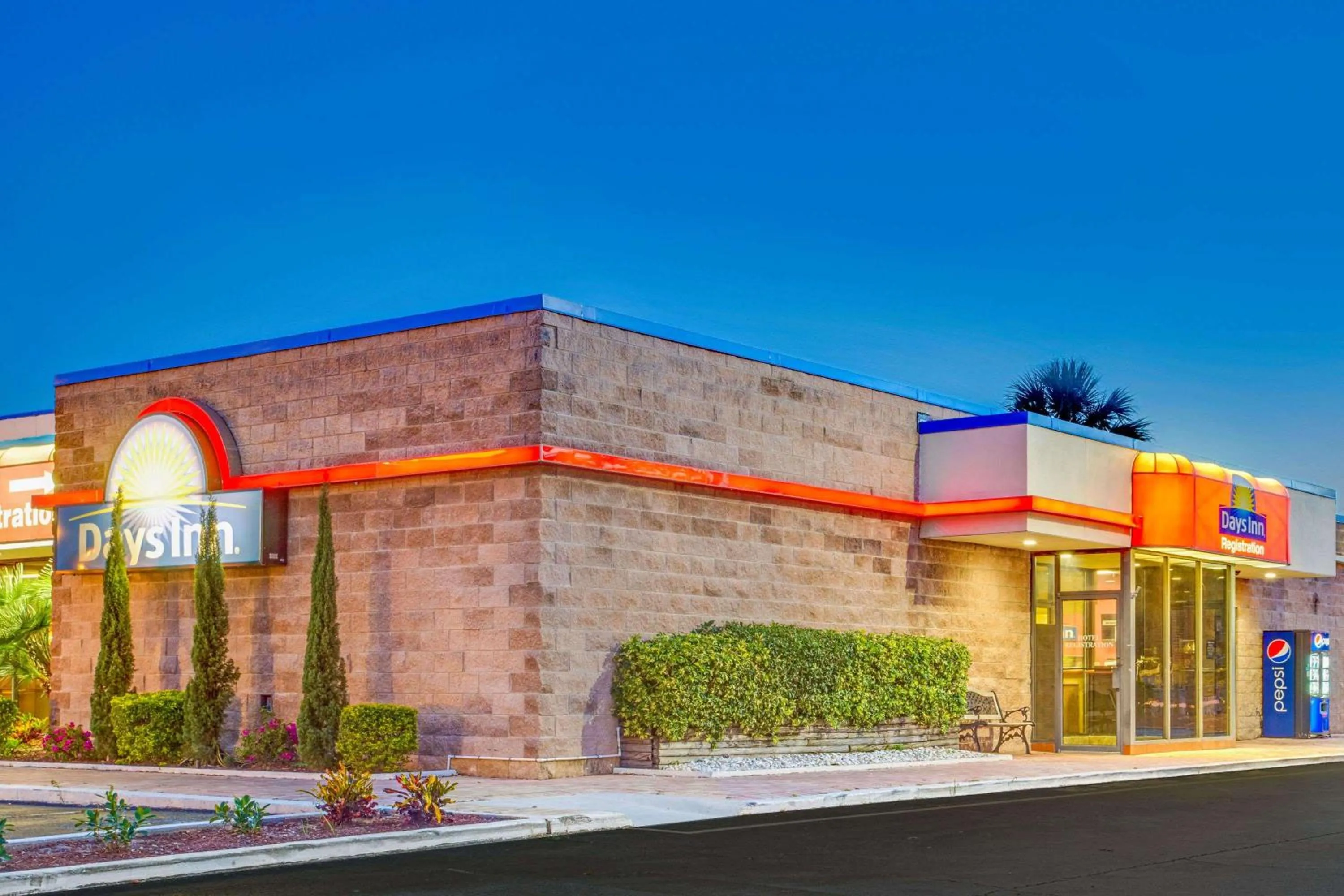 Property building in Days Inn by Wyndham Bradenton - Near the Gulf