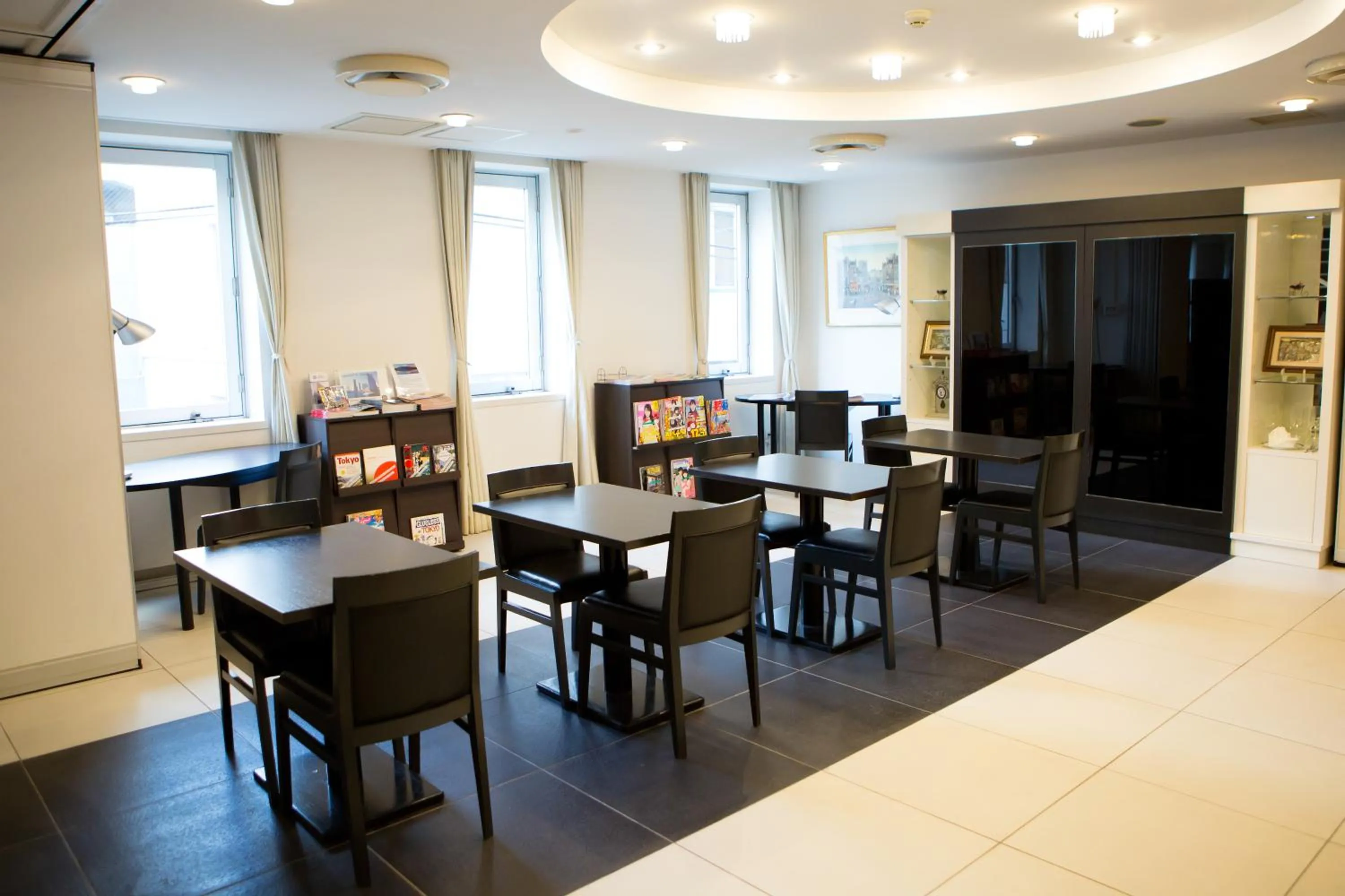 Lobby or reception in Best Western Yokohama