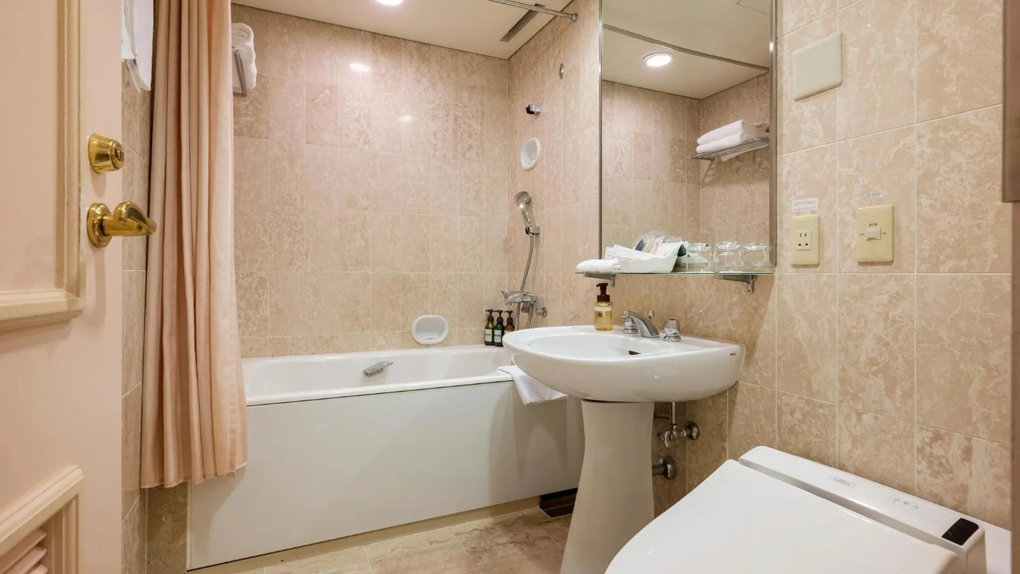 THE GLOBAL VIEW Nagasaki