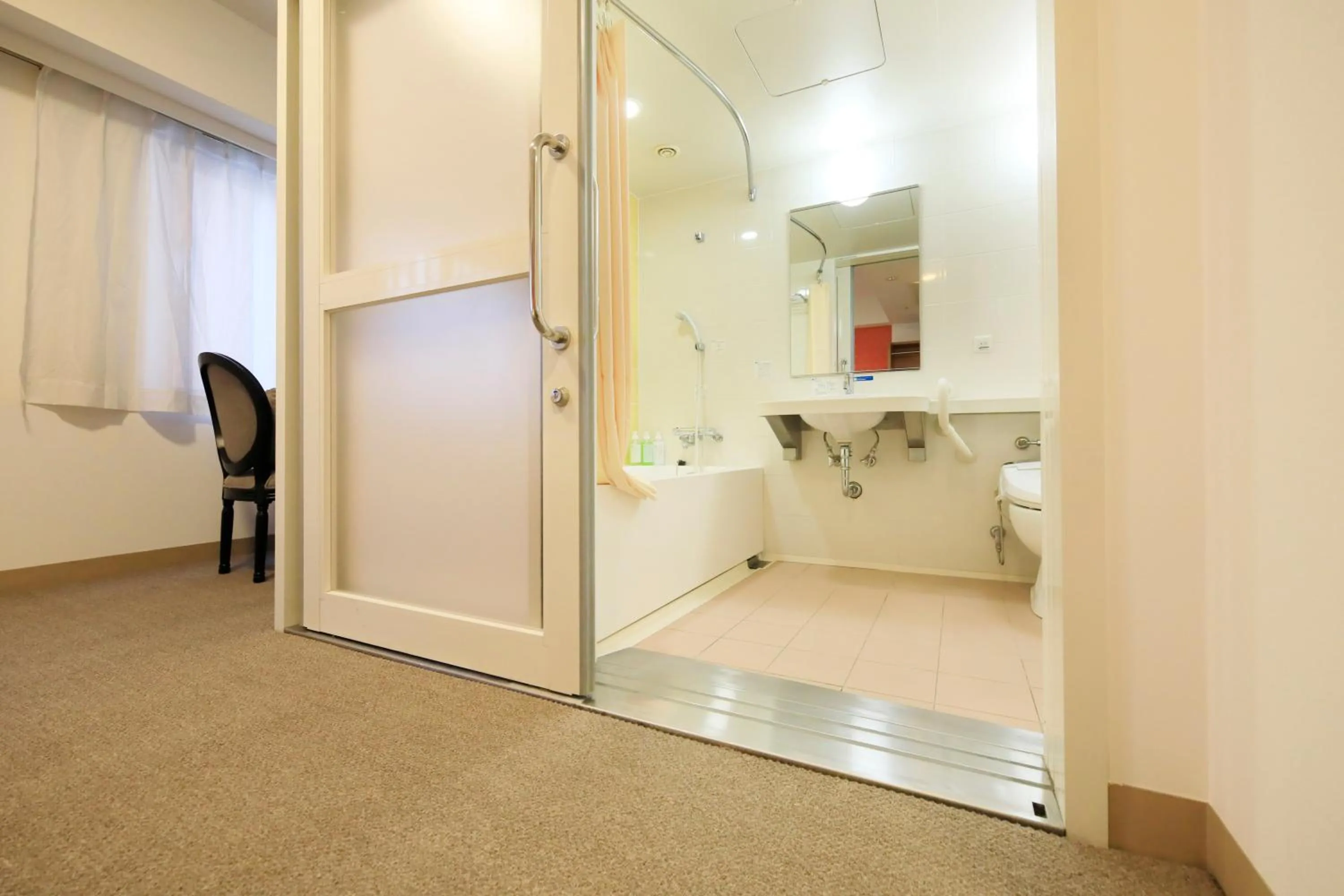 Shower in QuintessaHotel KagoshimaTenmonkan Relax&Sleep