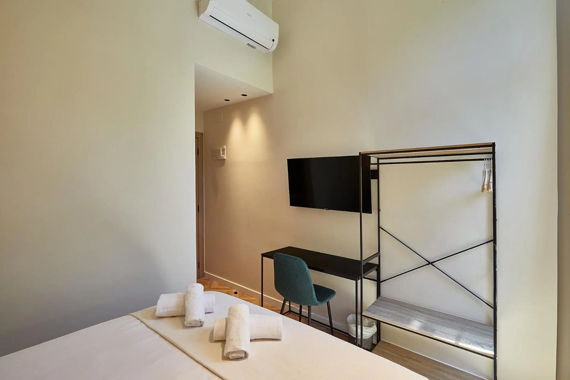 Bed in Ella Hostel Boqueria