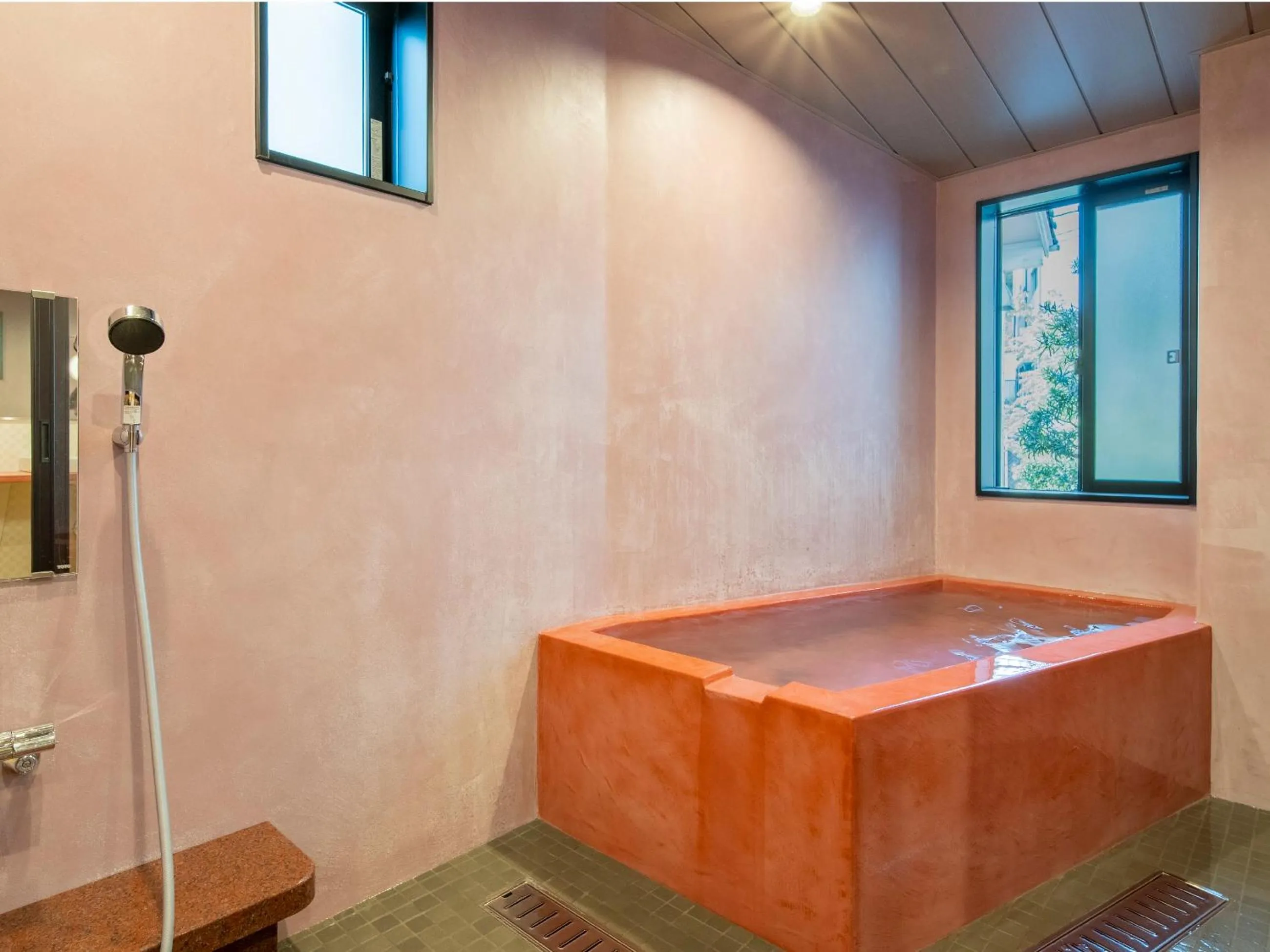 Hot Spring Bath in Yanagiso