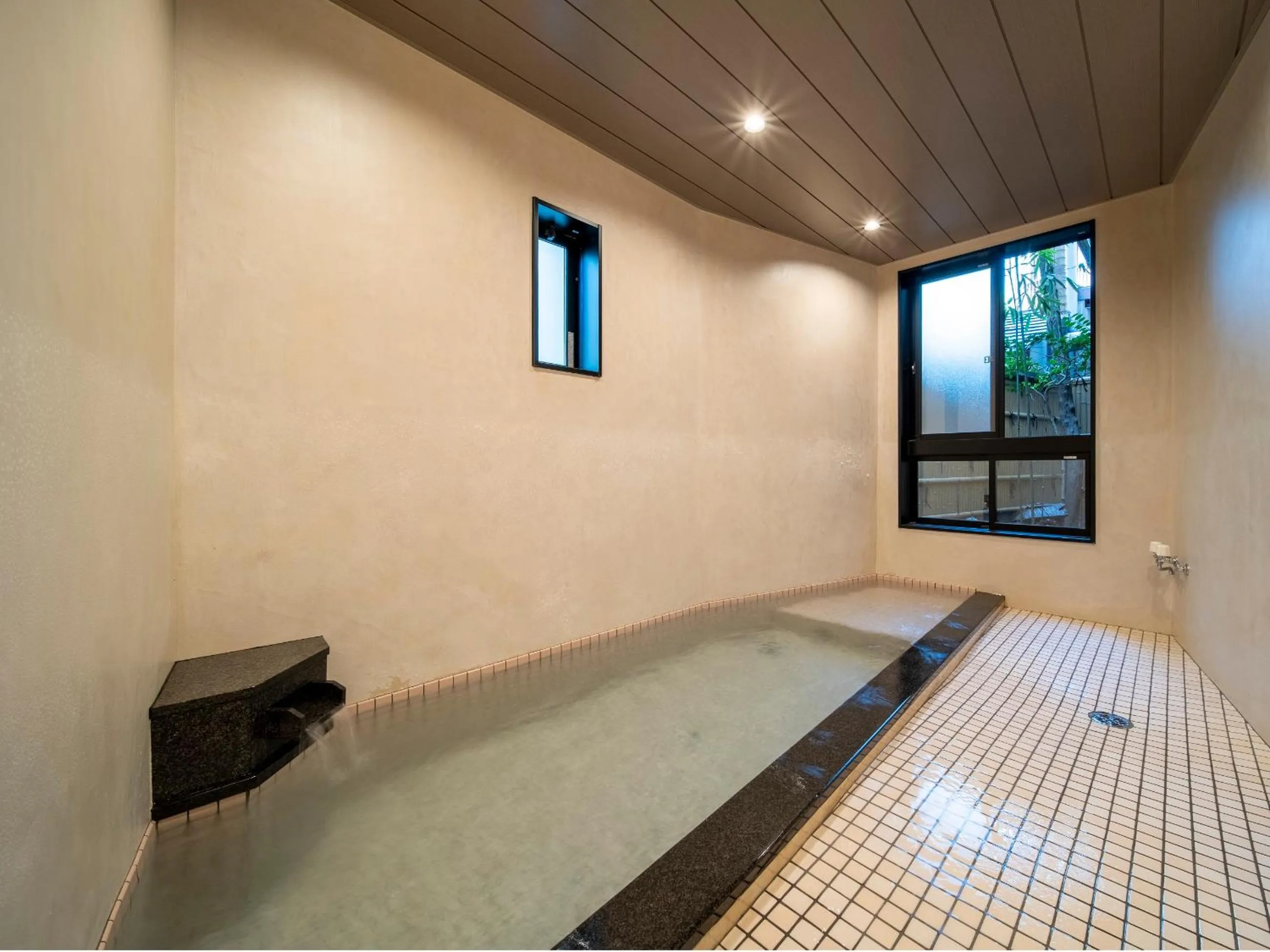 Hot Spring Bath in Yanagiso