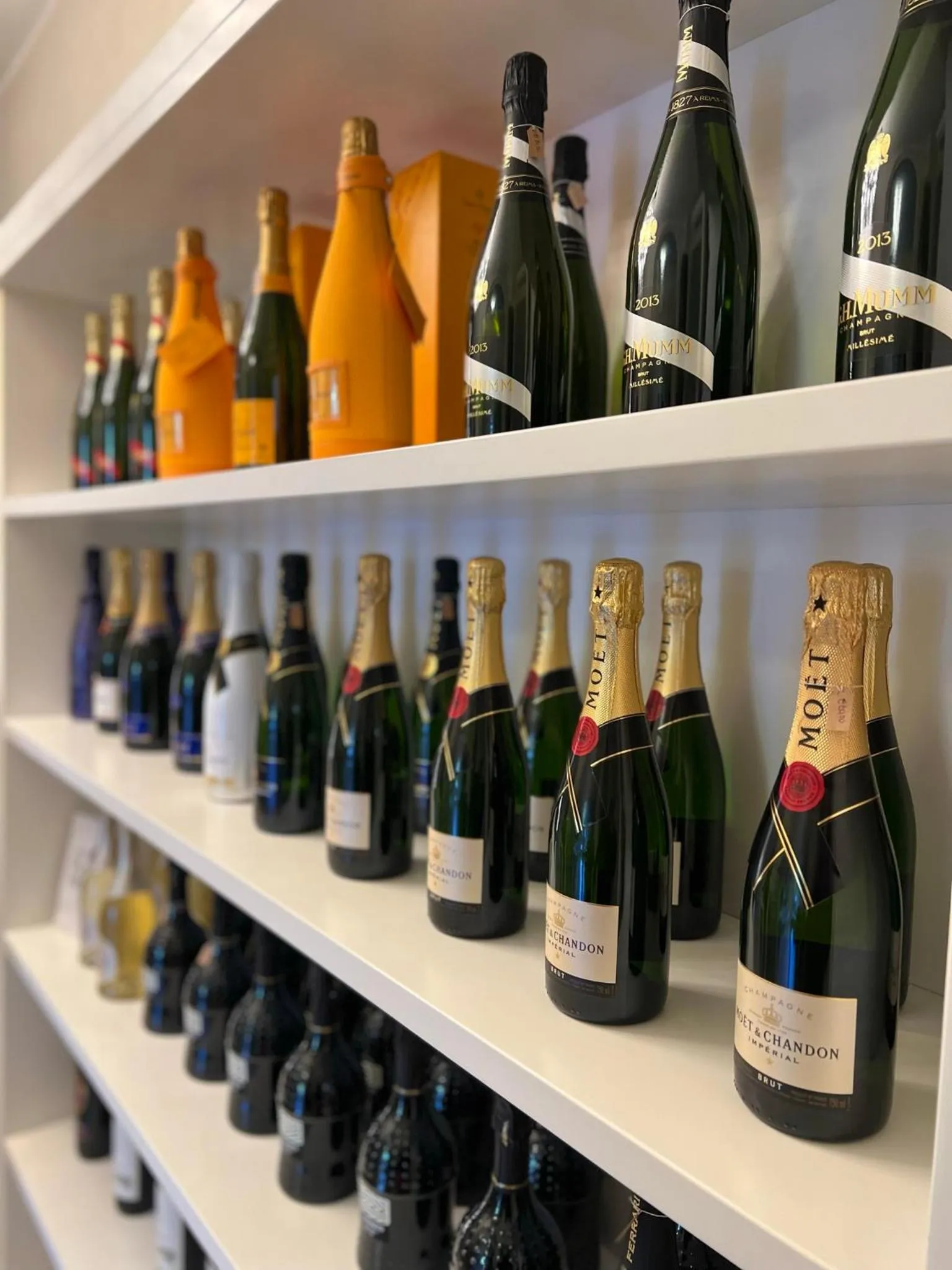 Food and drinks in Palazzo Cini Luxury Rooms in Pisa