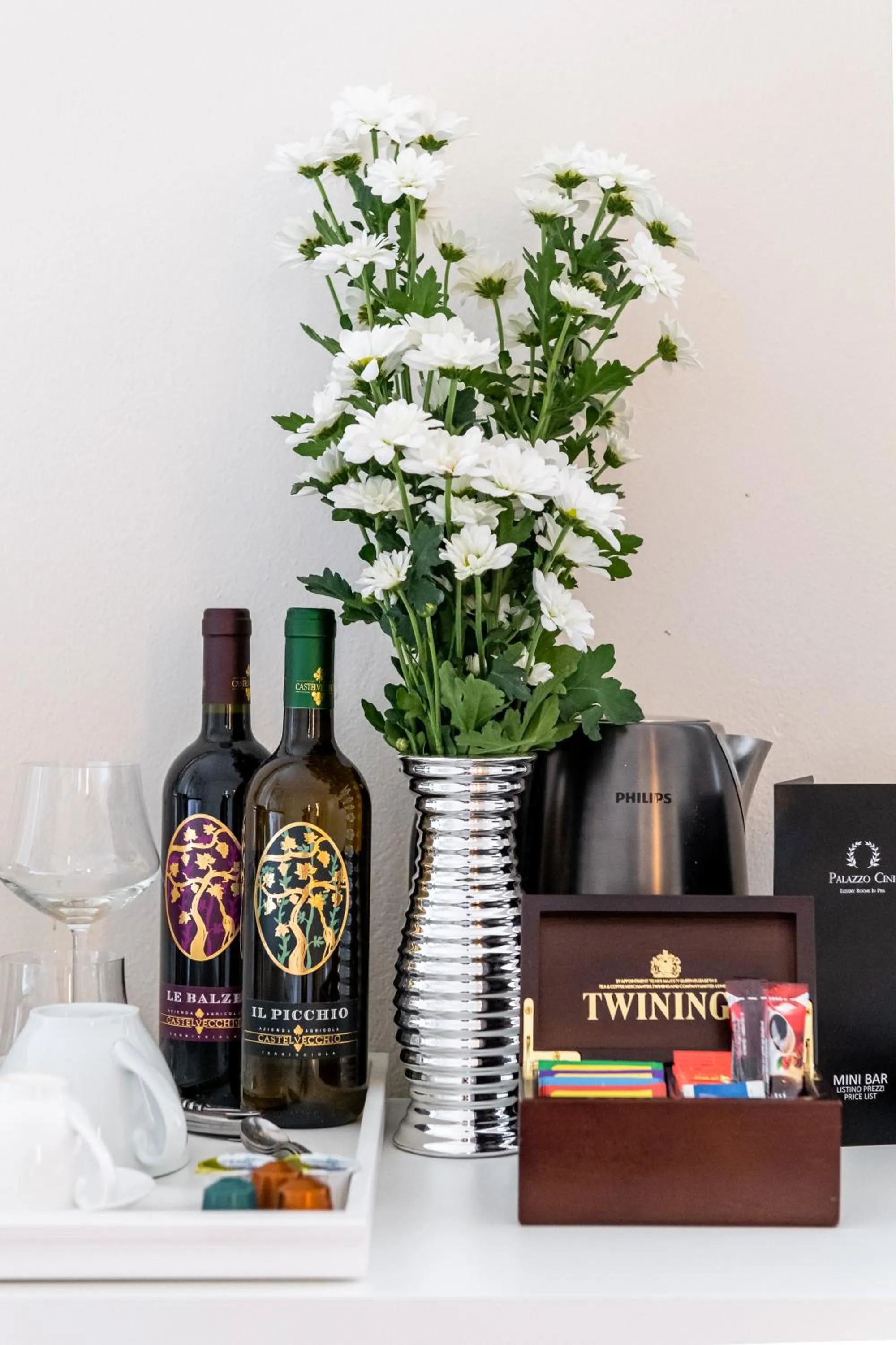 Coffee/tea facilities in Palazzo Cini Luxury Rooms in Pisa