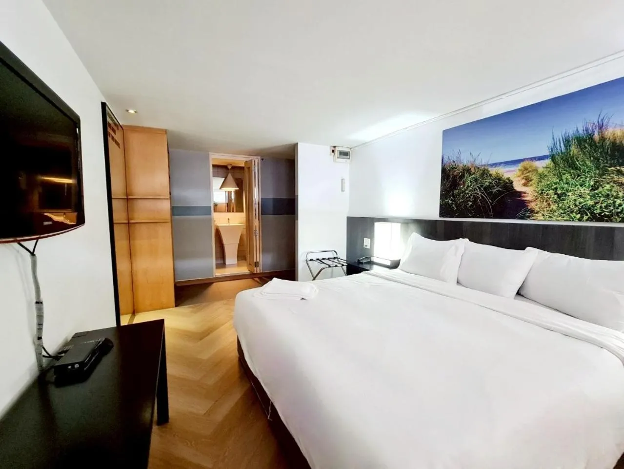 Bed in Somewhere to Escape - Hometel