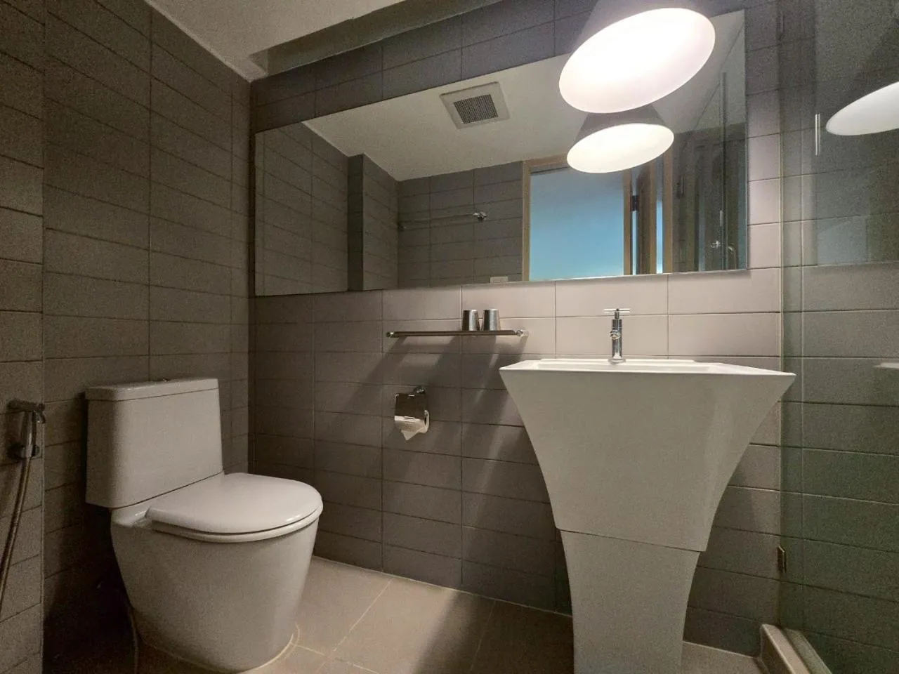 Toilet in Somewhere to Escape - Hometel