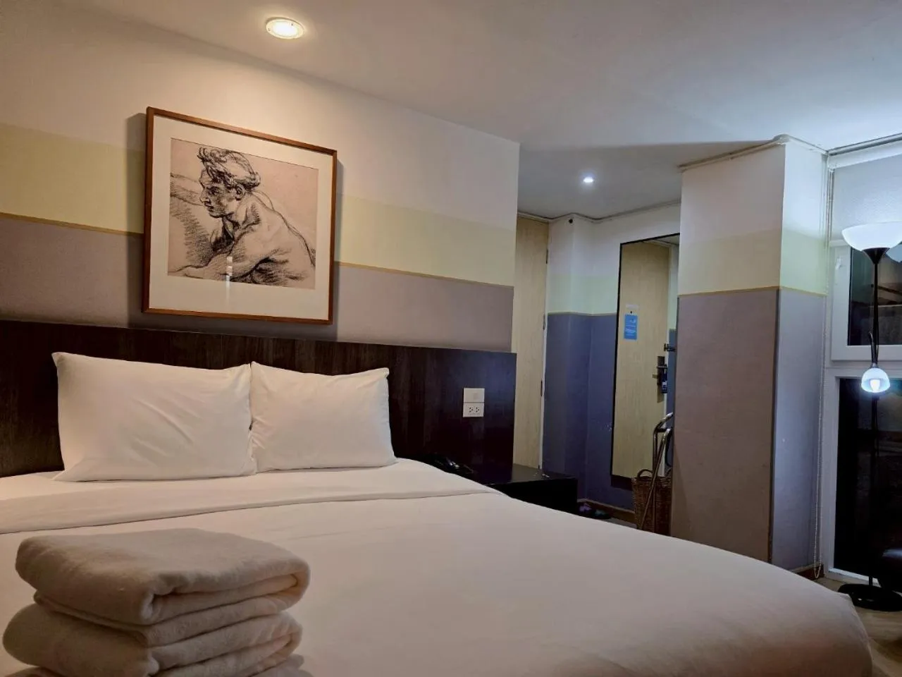 Bed in Somewhere to Escape - Hometel