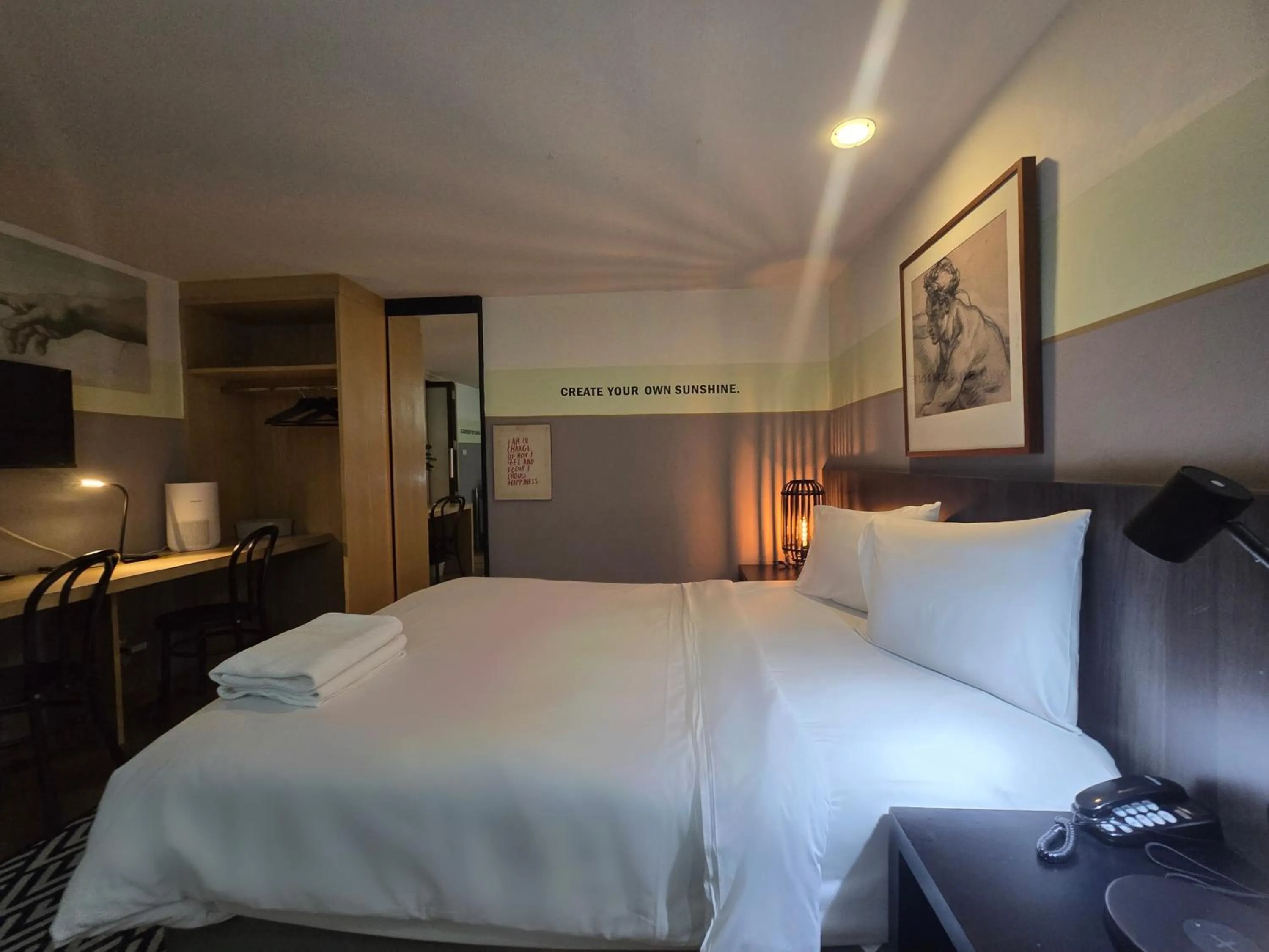 Bed in Somewhere to Escape - Hometel