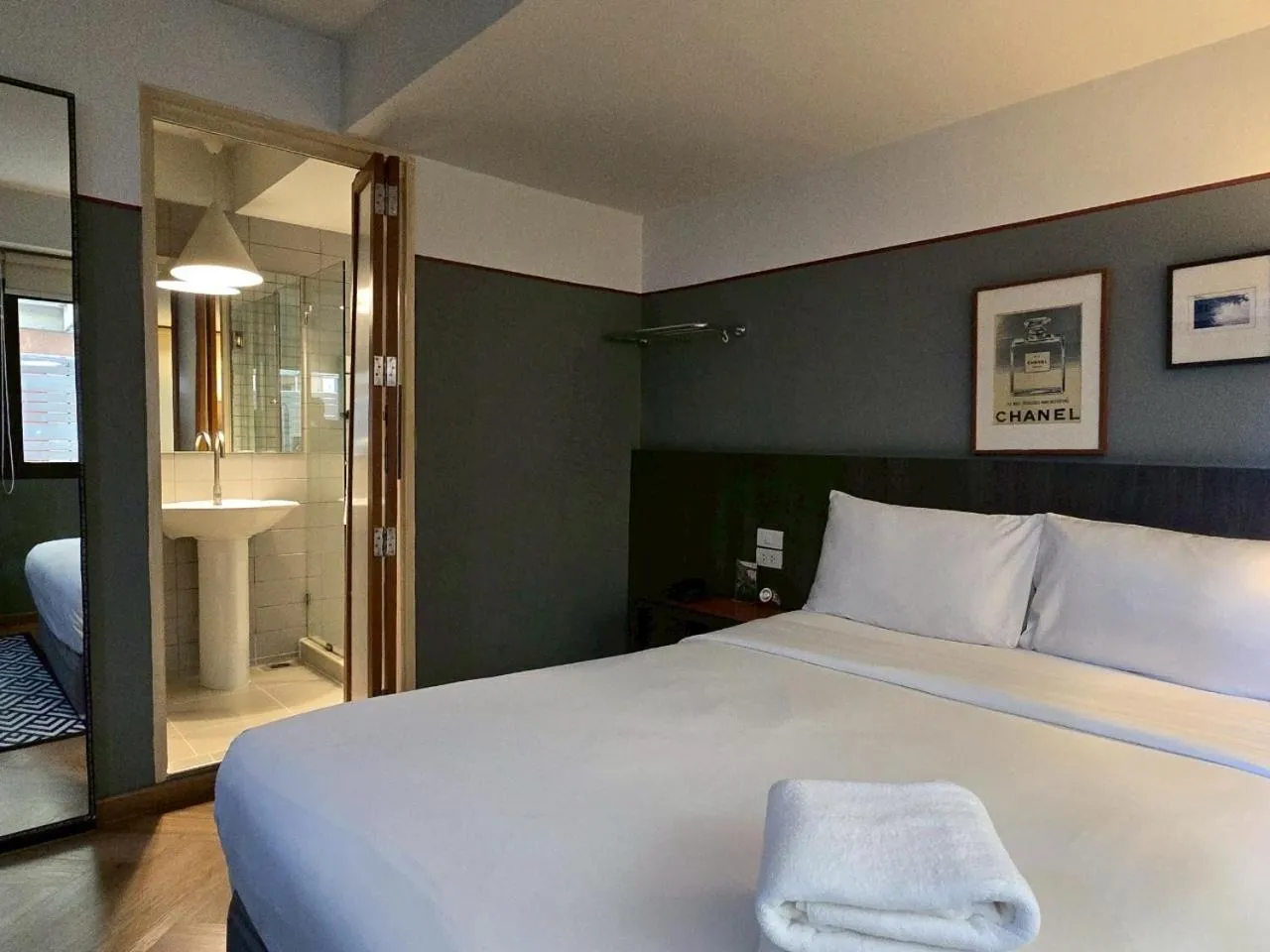 Bed in Somewhere to Escape - Hometel