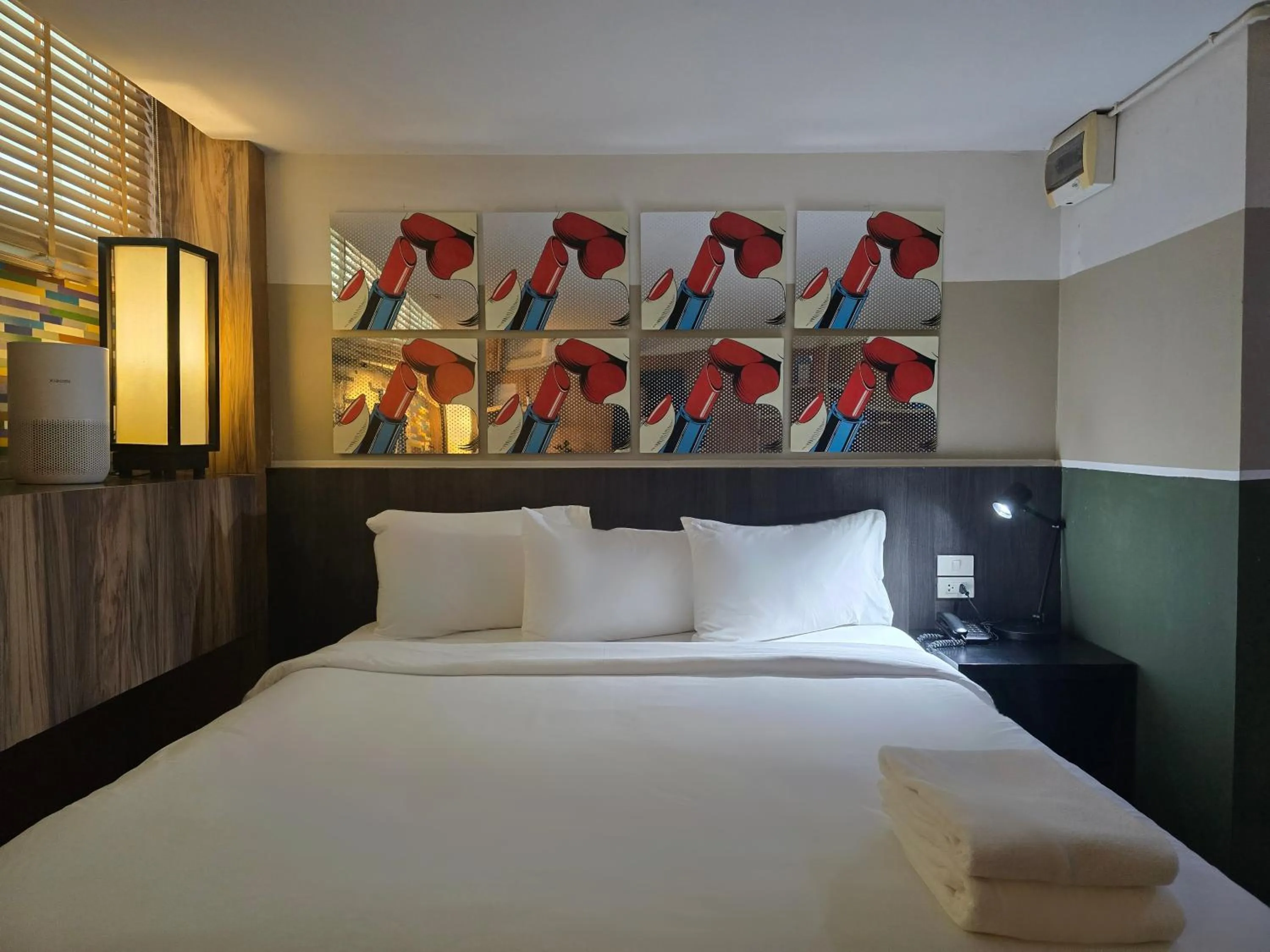 Bed in Somewhere to Escape - Hometel