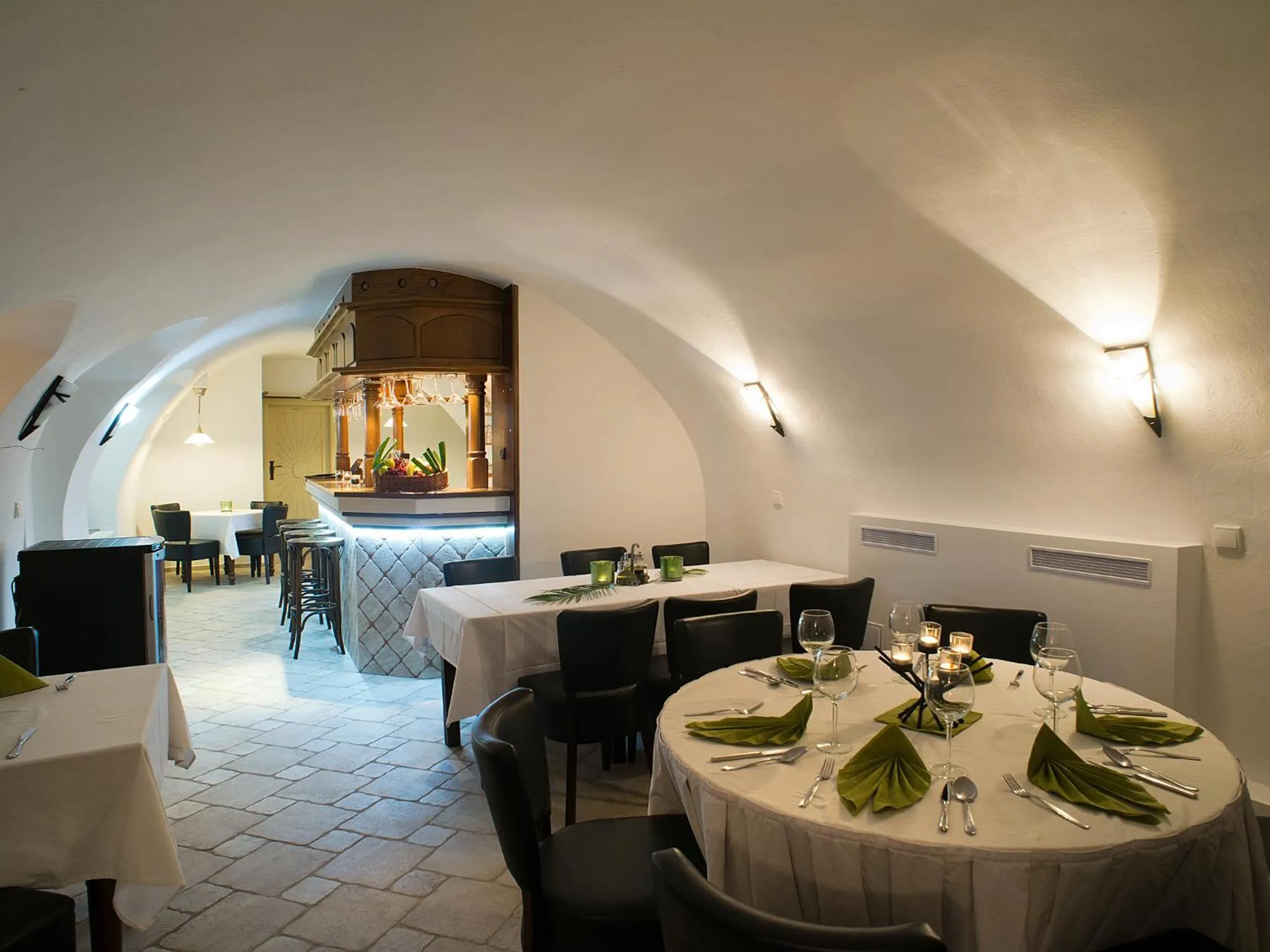 Restaurant/places to eat in Hotel City Pisek