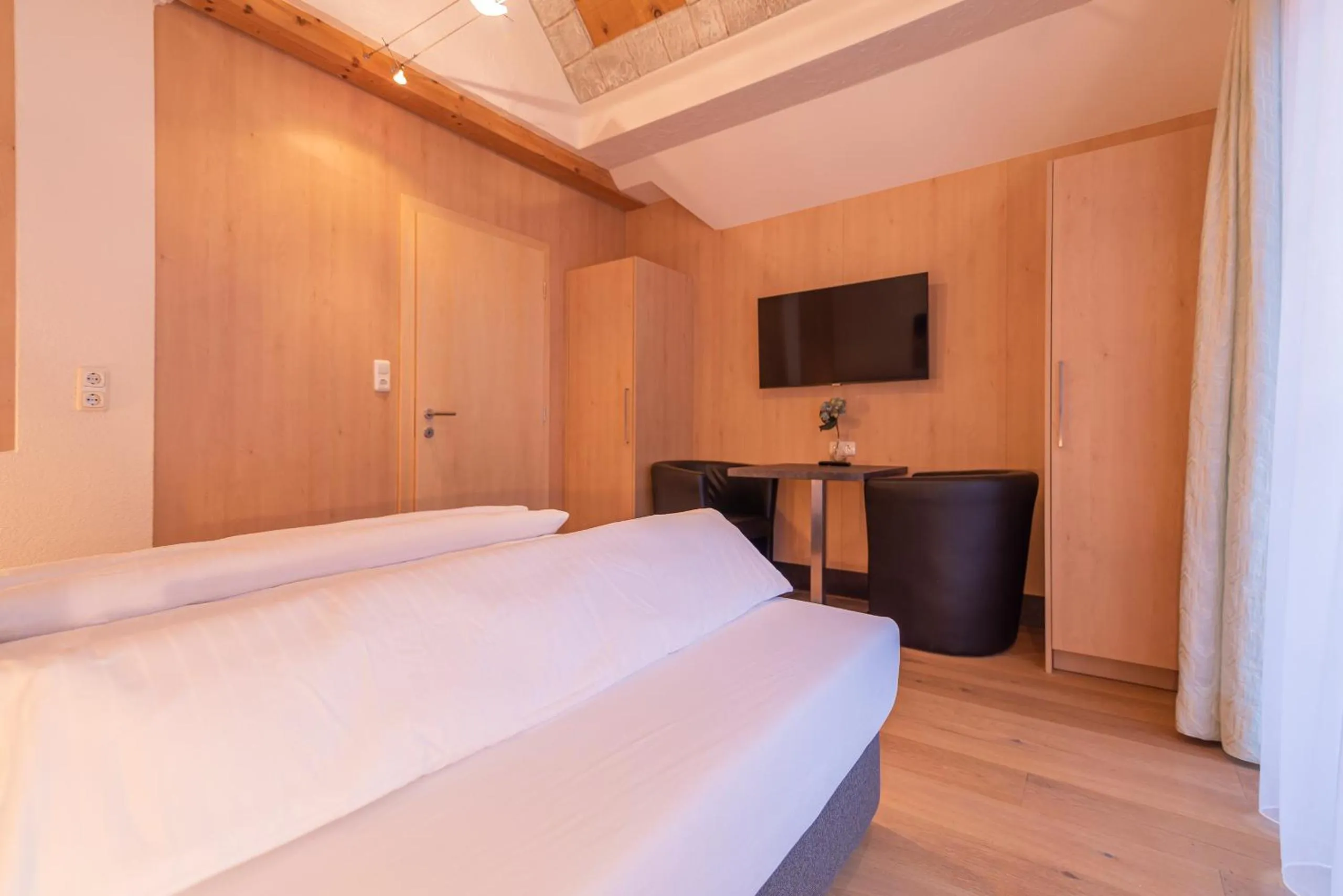 Bedroom, Bed in Hotel Garni Martina