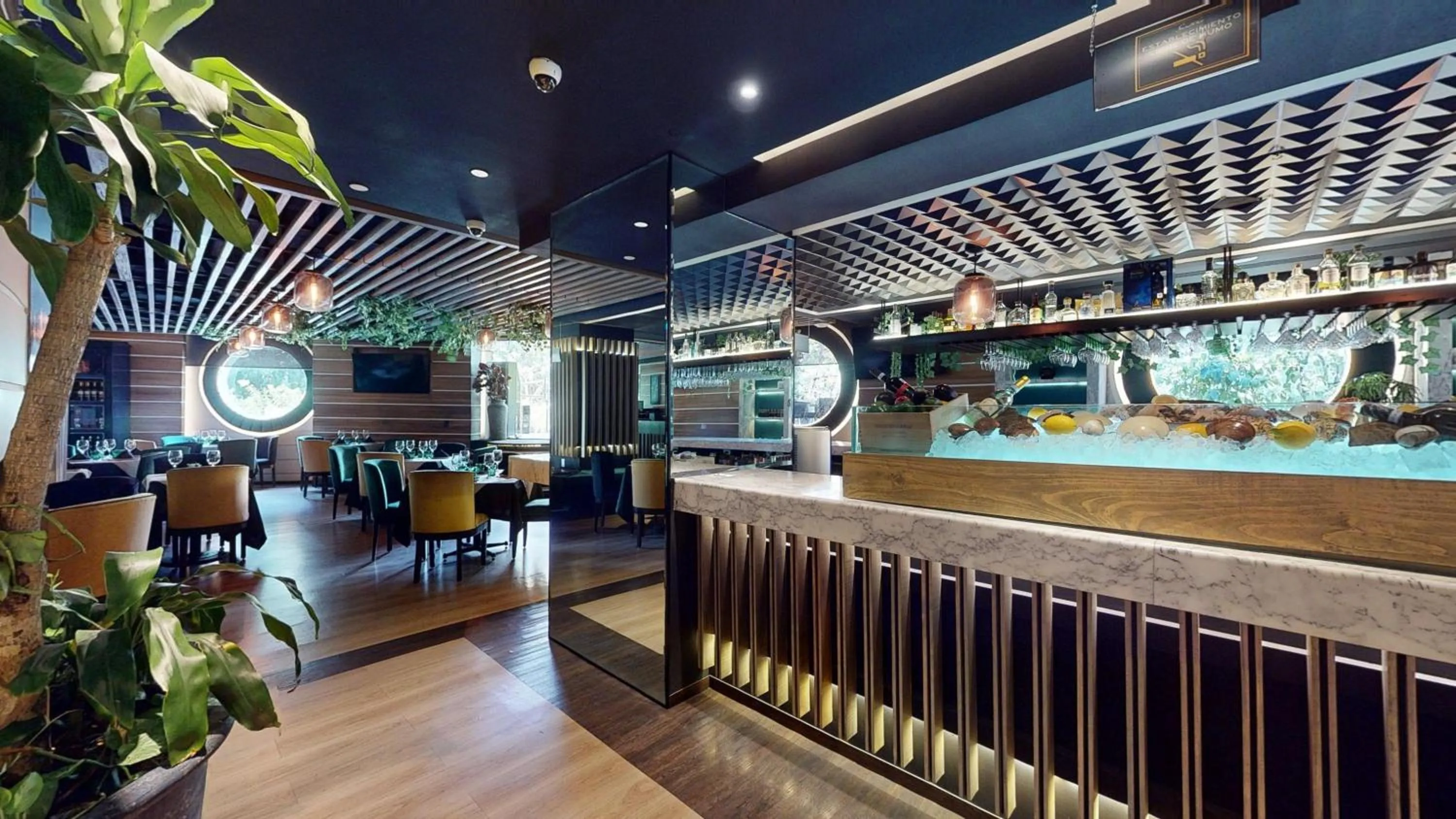 Restaurant/places to eat in Marquis SkySuites